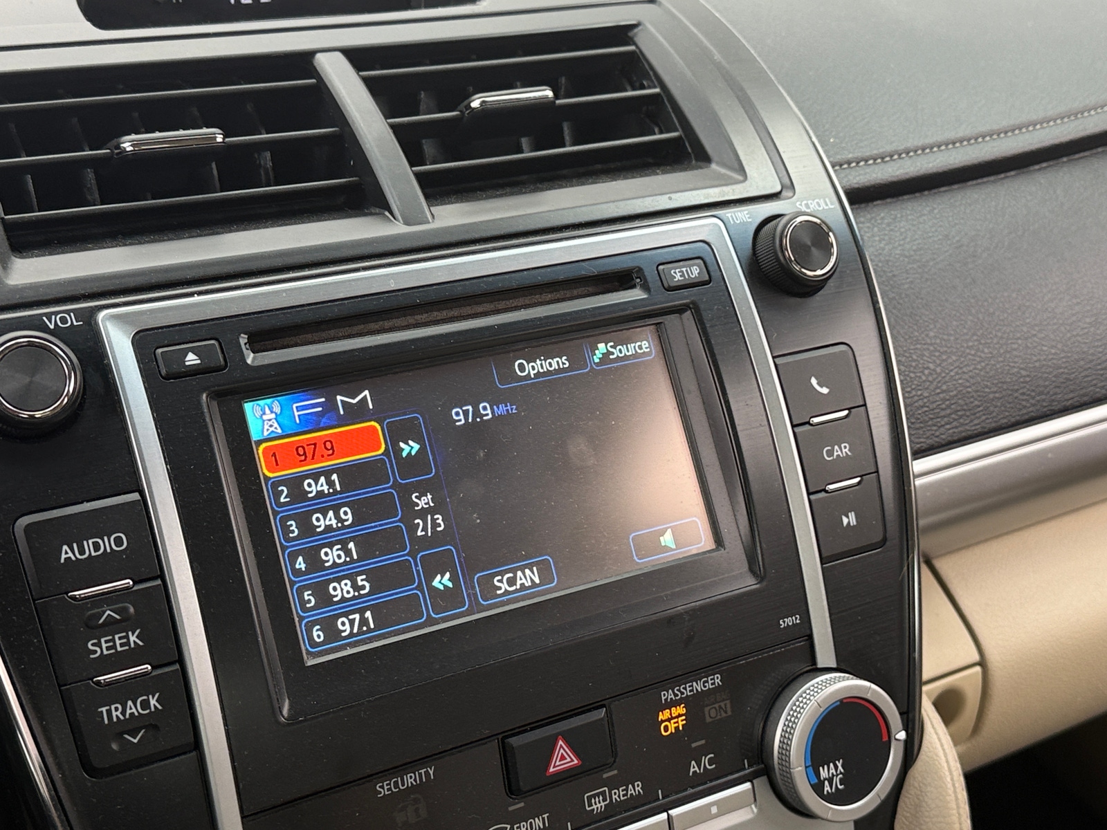 Thumbnail: 2012 Toyota Camry - 4