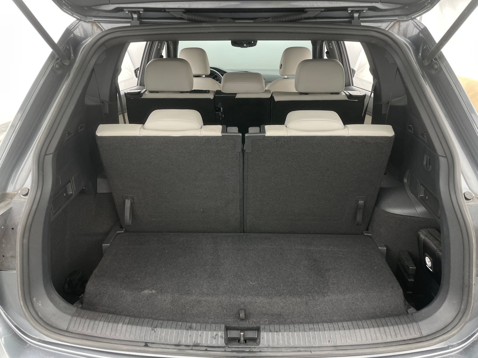 Thumbnail: 2021 Volkswagen Tiguan - 6