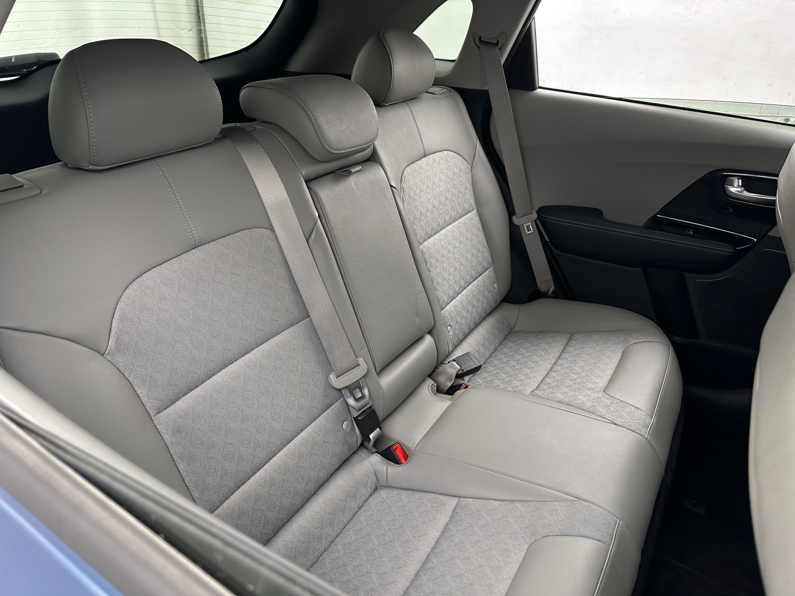 Thumbnail: 2020 Kia Niro - 6