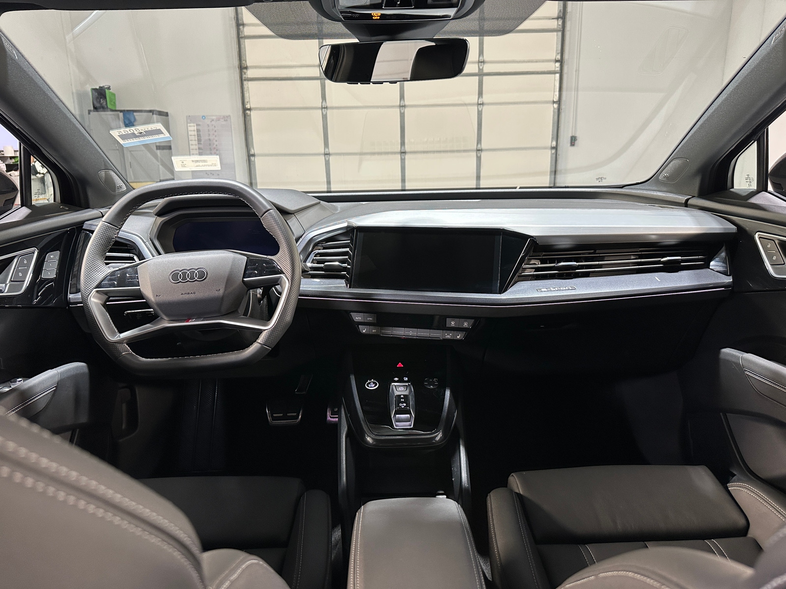 Thumbnail: 2025 Audi Q4 e-tron - 2