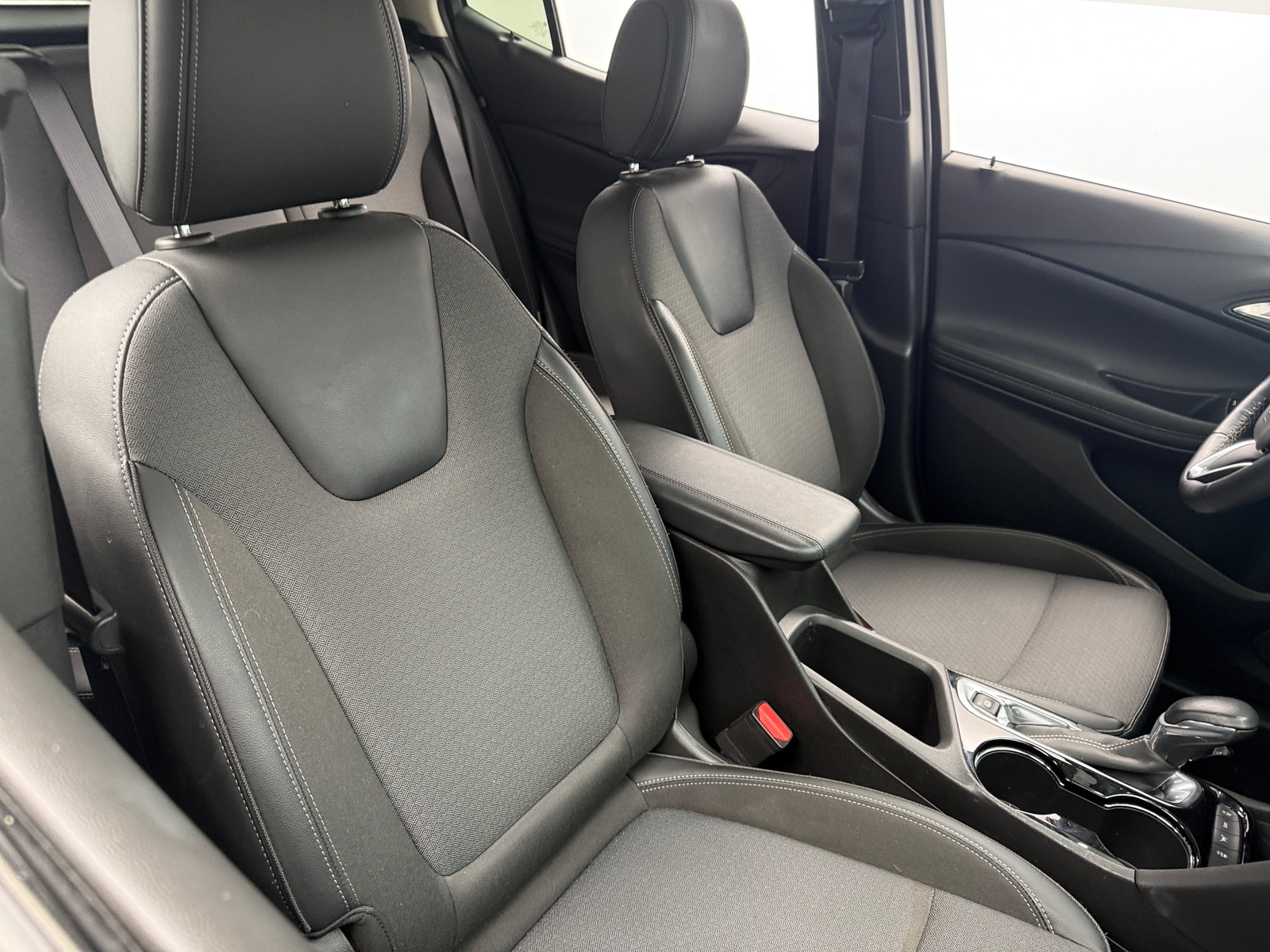 Thumbnail: 2022 Buick Encore GX - 2