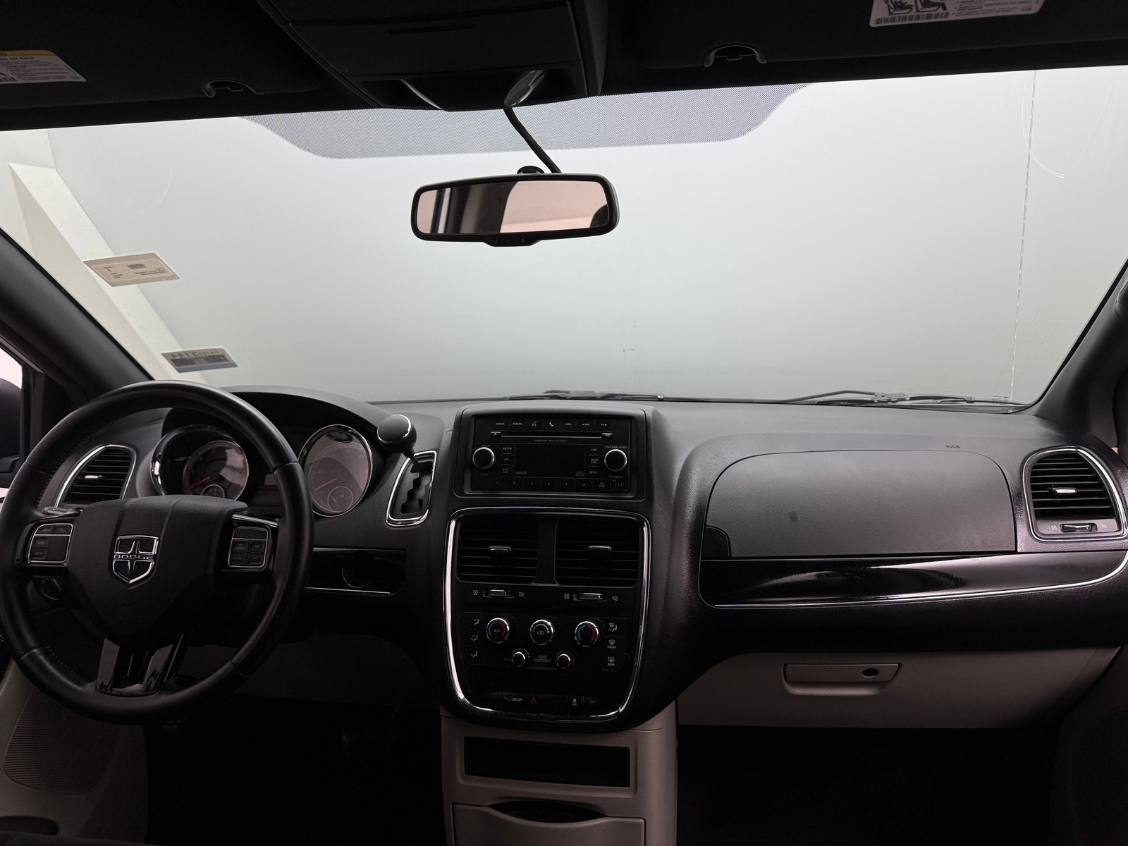 Thumbnail: 2016 Dodge Grand Caravan - 3