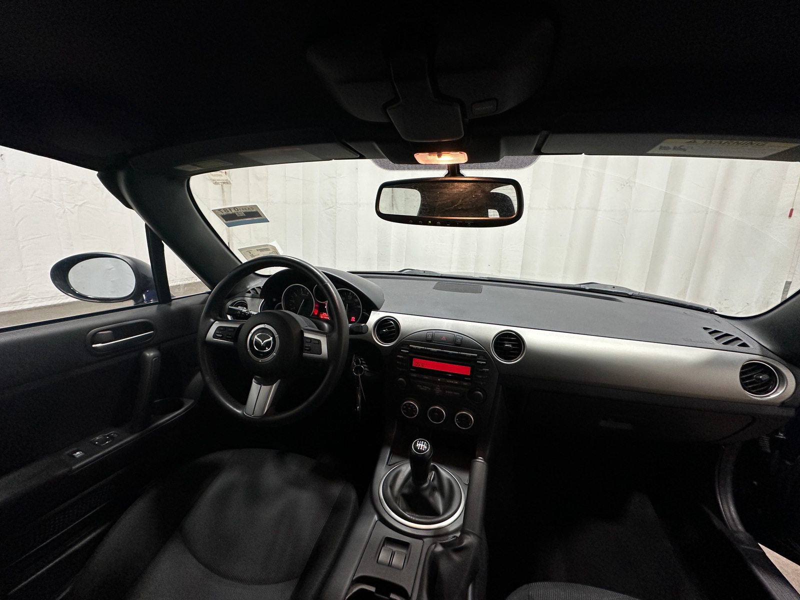 Thumbnail: 2010 Mazda MX-5 Miata - 3