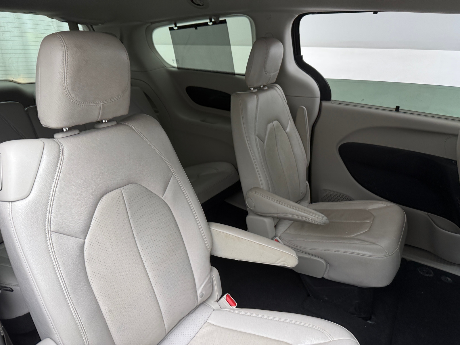 Thumbnail: 2021 Chrysler Pacifica - 5