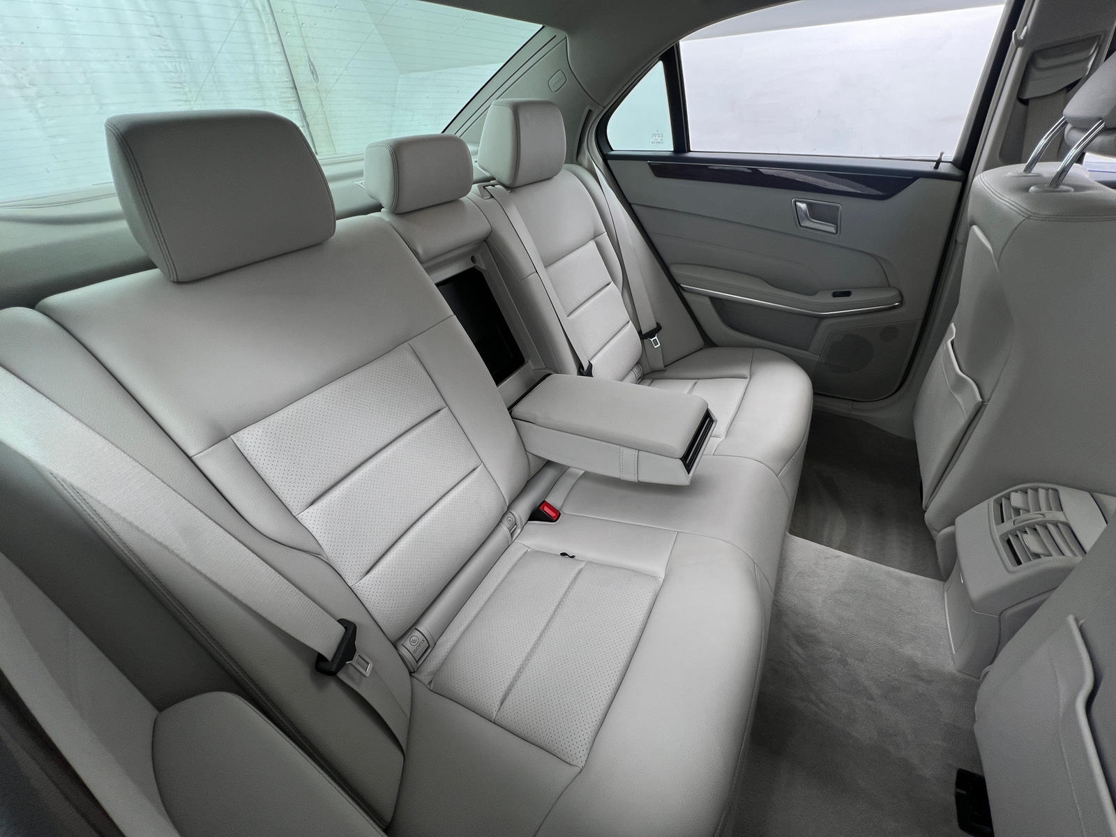 Thumbnail: 2014 Mercedes-Benz E-Class - 5