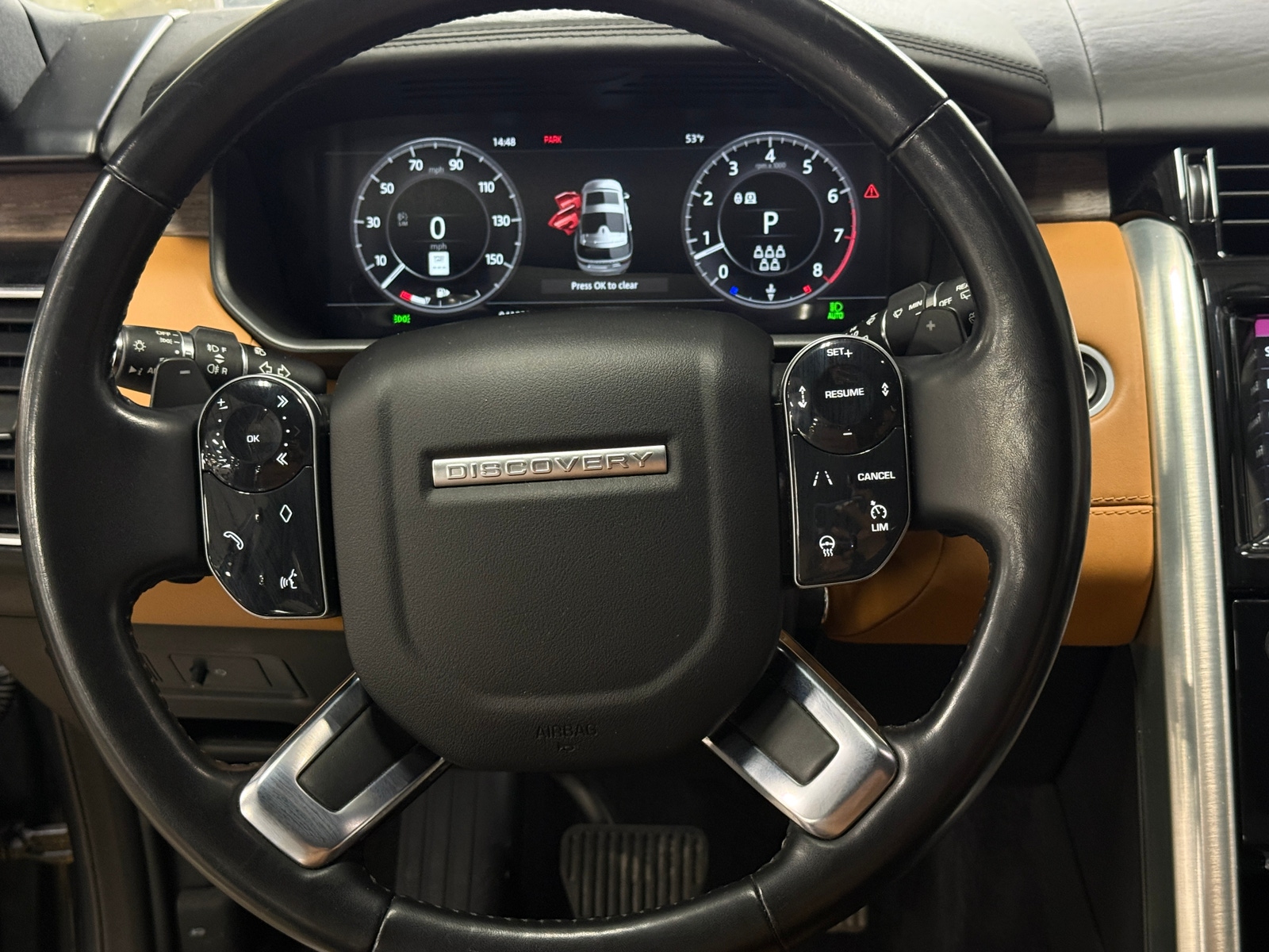 Thumbnail: 2020 Land Rover Discovery - 4