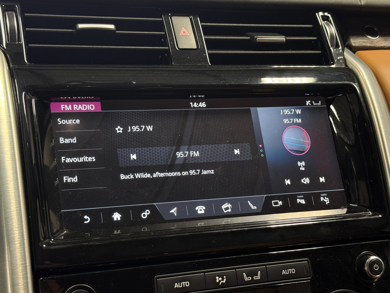 Thumbnail: 2020 Land Rover Discovery - 3