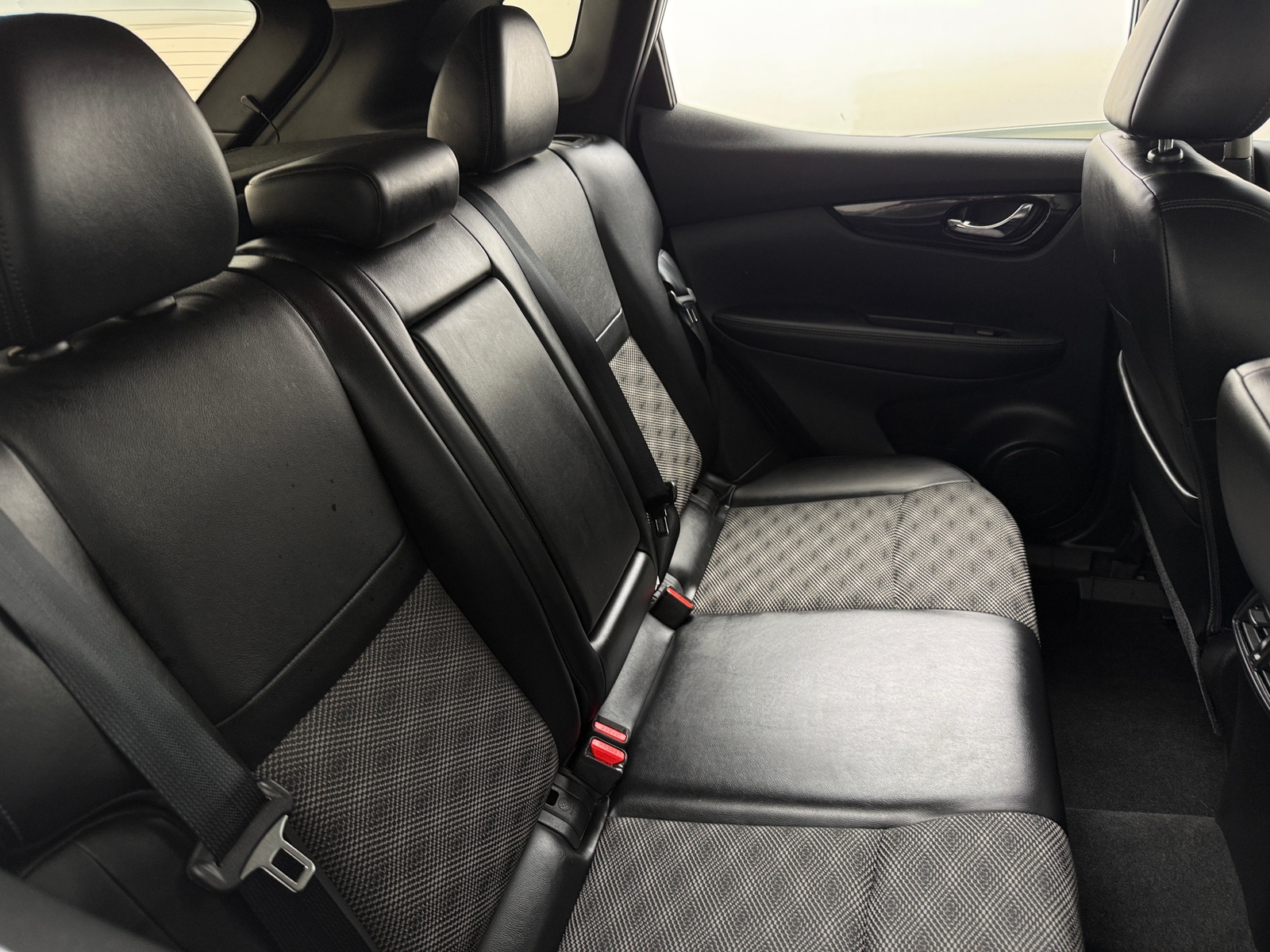 Thumbnail: 2022 Nissan Rogue Sport - 5