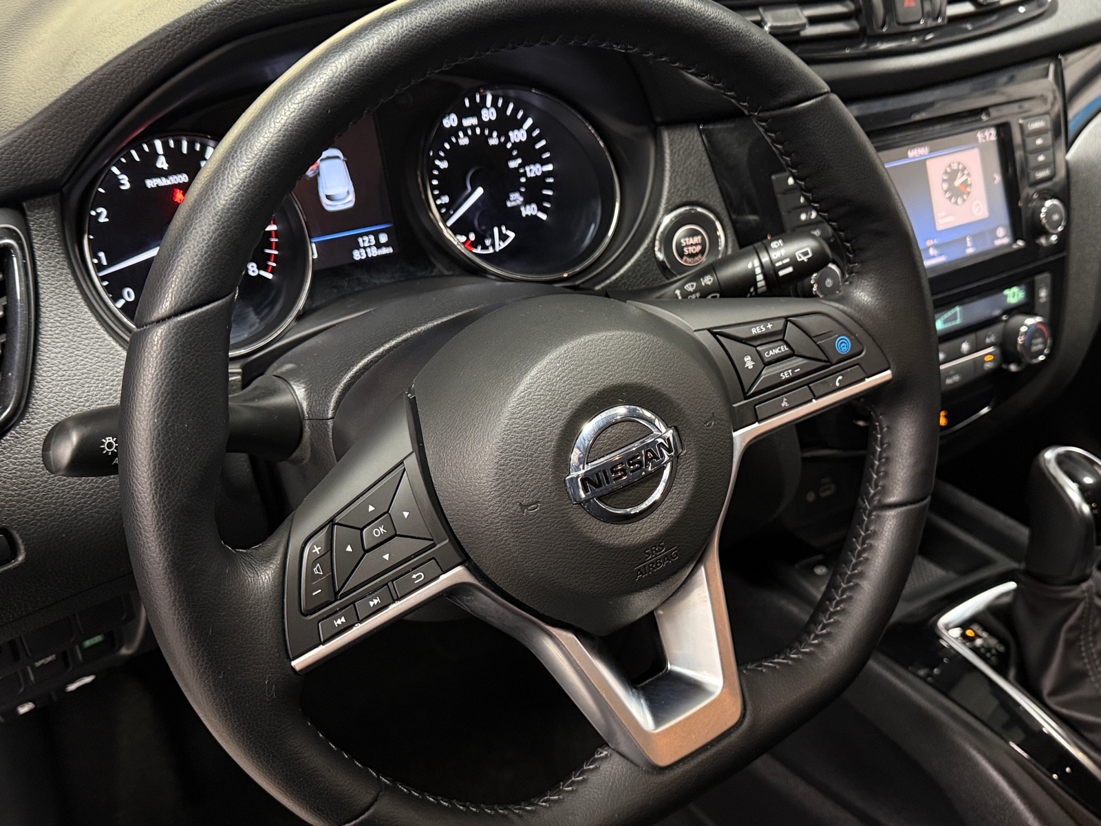 Thumbnail: 2022 Nissan Rogue Sport - 4