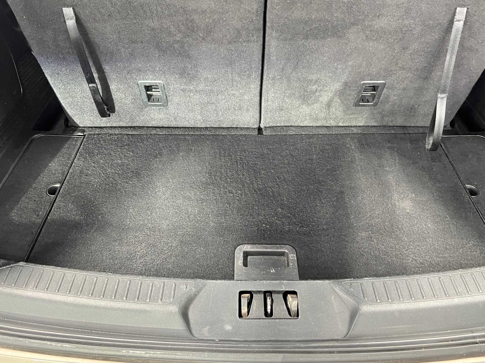 Thumbnail: 2021 Ford Explorer - 7