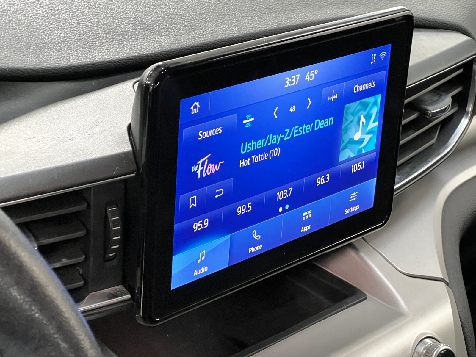 Thumbnail: 2021 Ford Explorer - 4