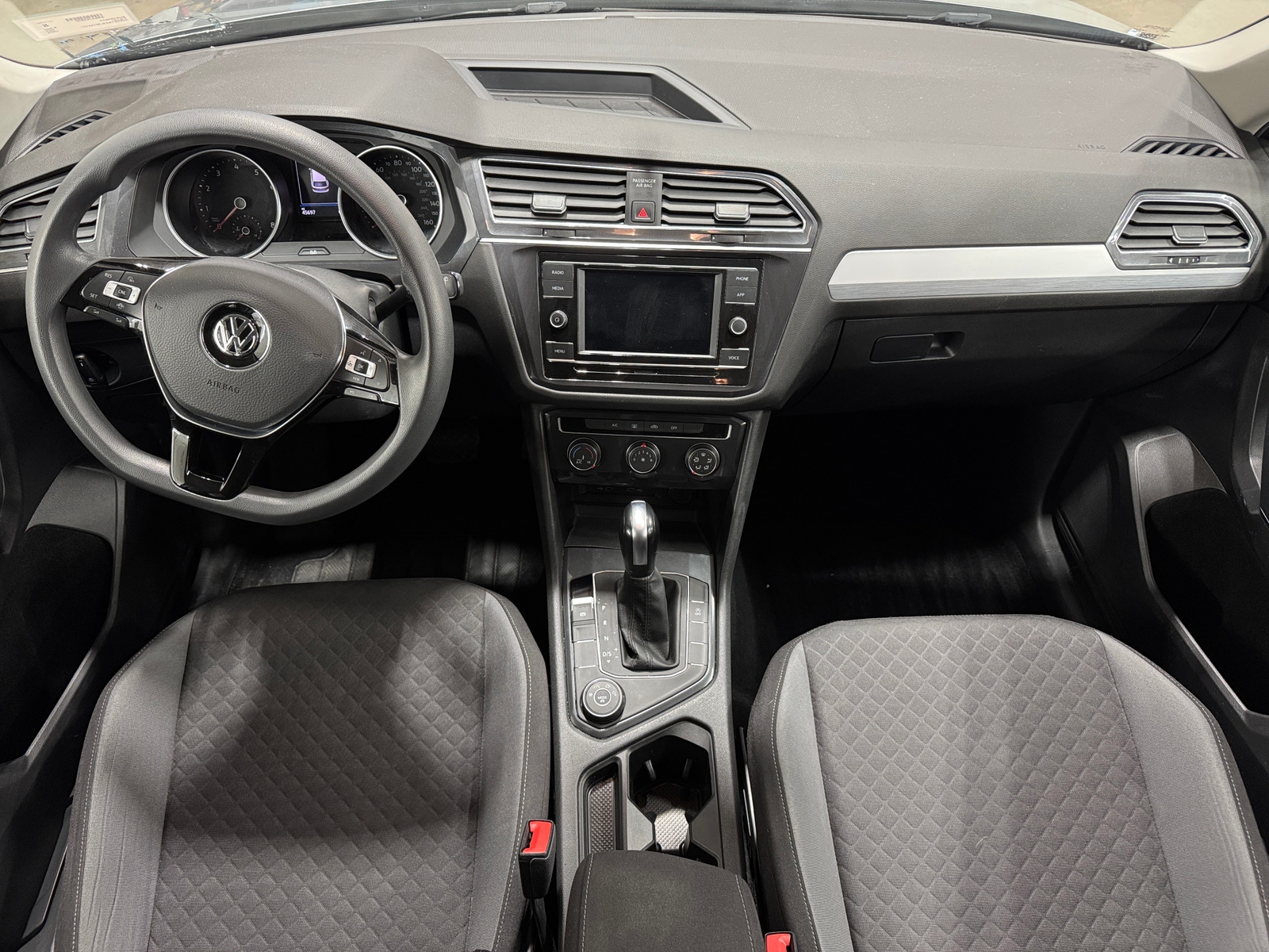 Thumbnail: 2020 Volkswagen Tiguan - 3