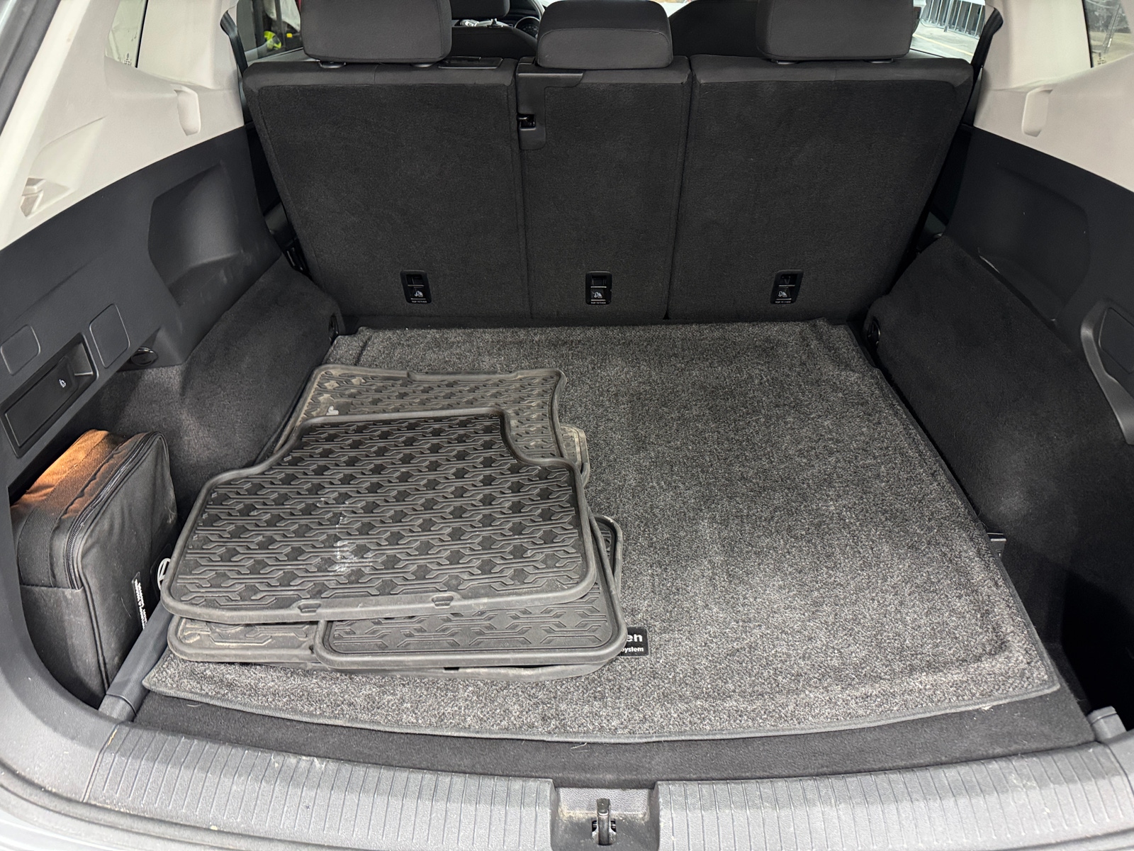 Thumbnail: 2020 Volkswagen Tiguan - 7