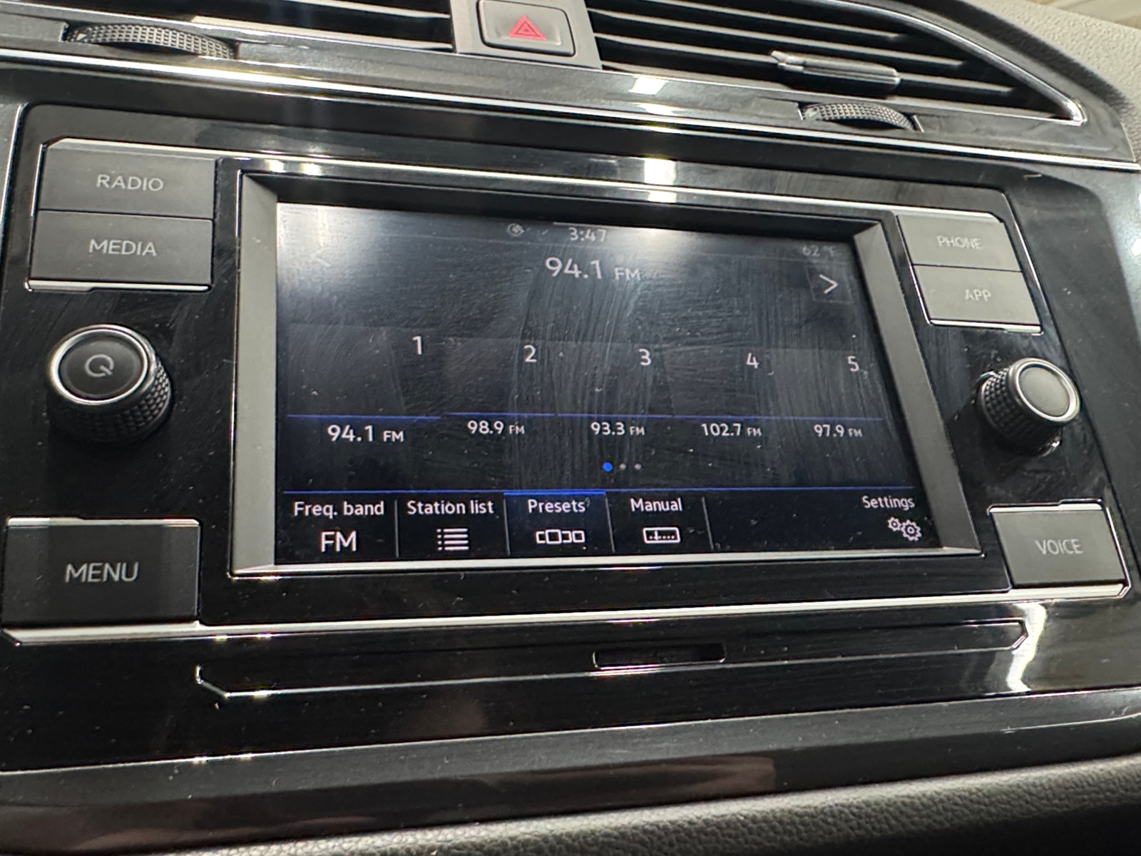 Thumbnail: 2020 Volkswagen Tiguan - 4