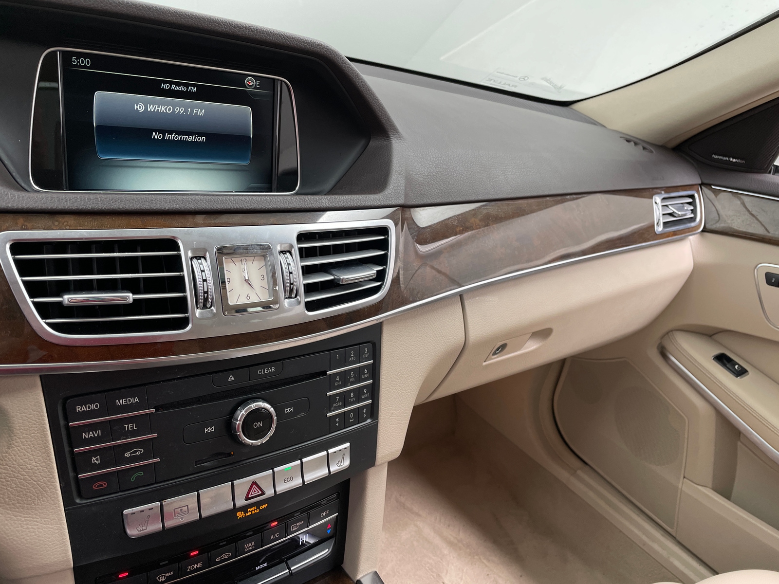 Thumbnail: 2016 Mercedes-Benz E-Class - 3