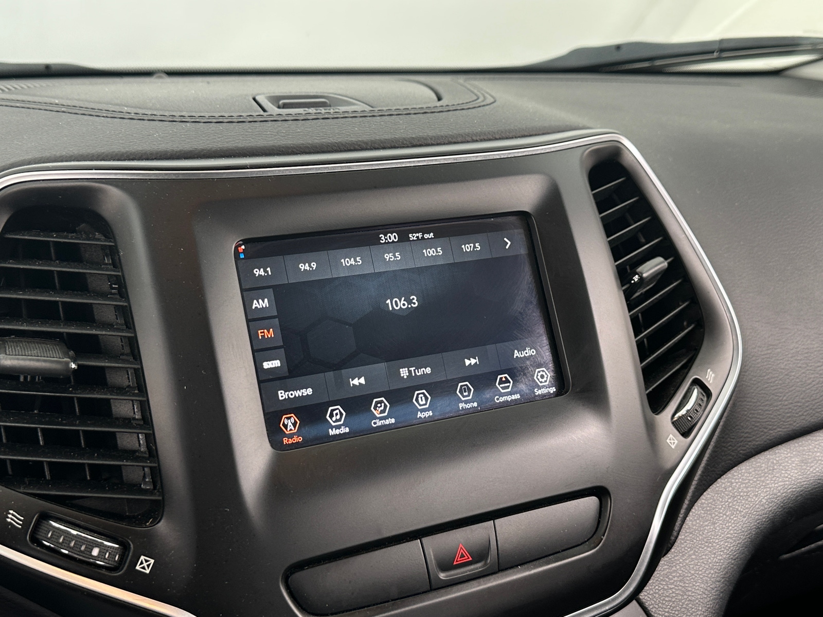 Thumbnail: 2019 Jeep Cherokee - 4