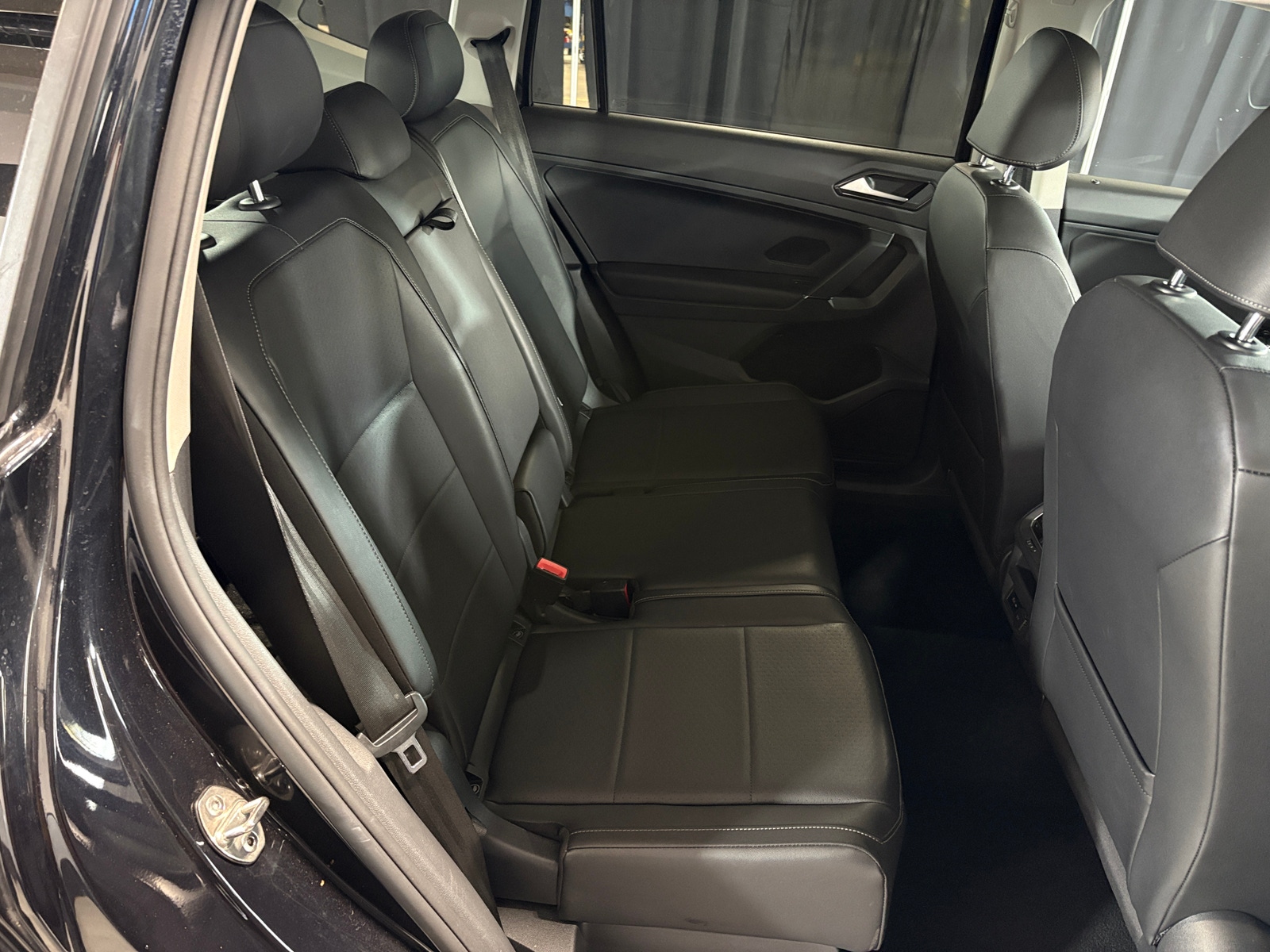 Thumbnail: 2018 Volkswagen Tiguan - 5