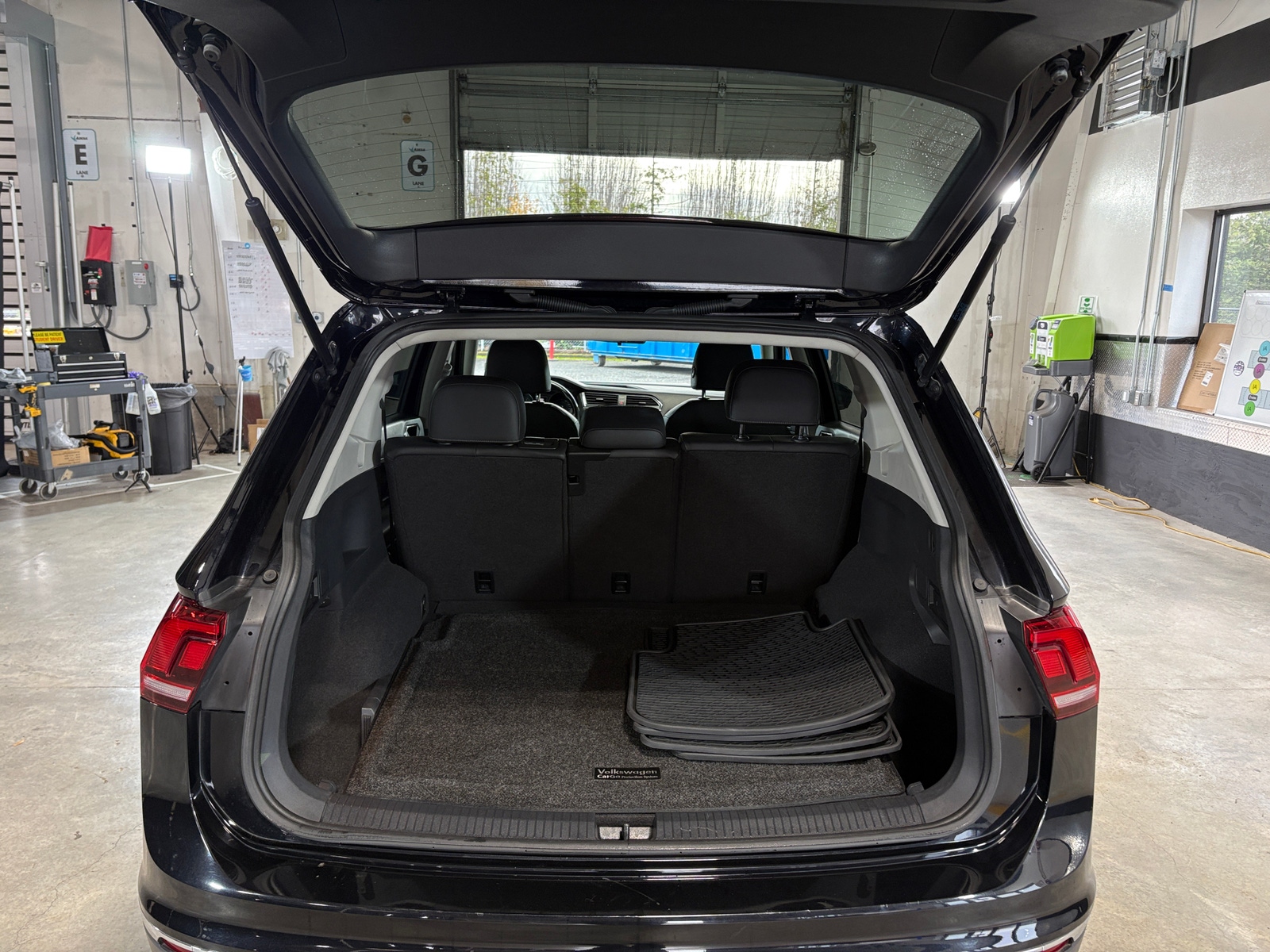 Thumbnail: 2018 Volkswagen Tiguan - 6