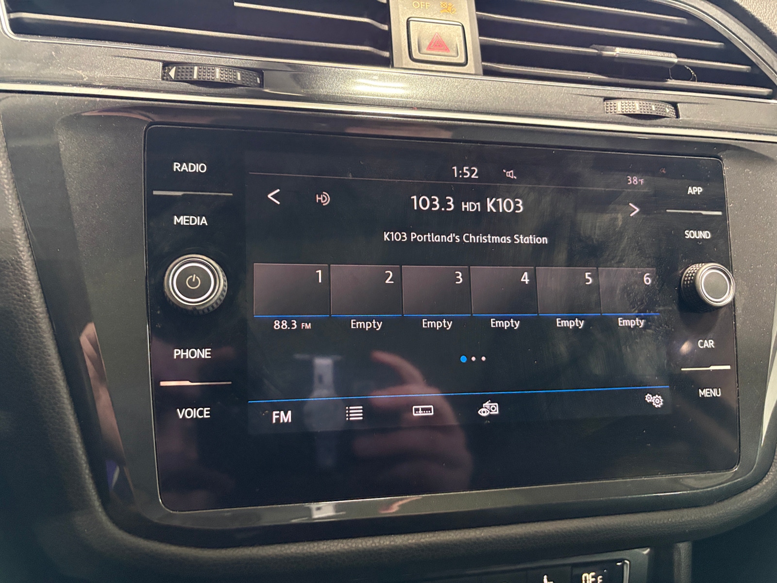 Thumbnail: 2018 Volkswagen Tiguan - 3