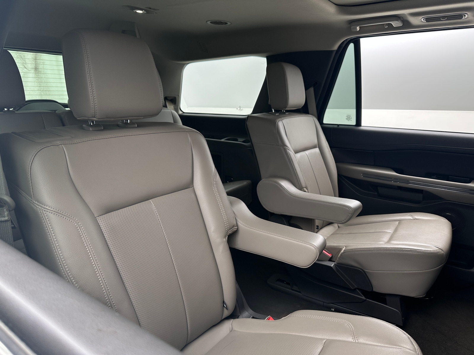 Thumbnail: 2021 Ford Expedition - 6