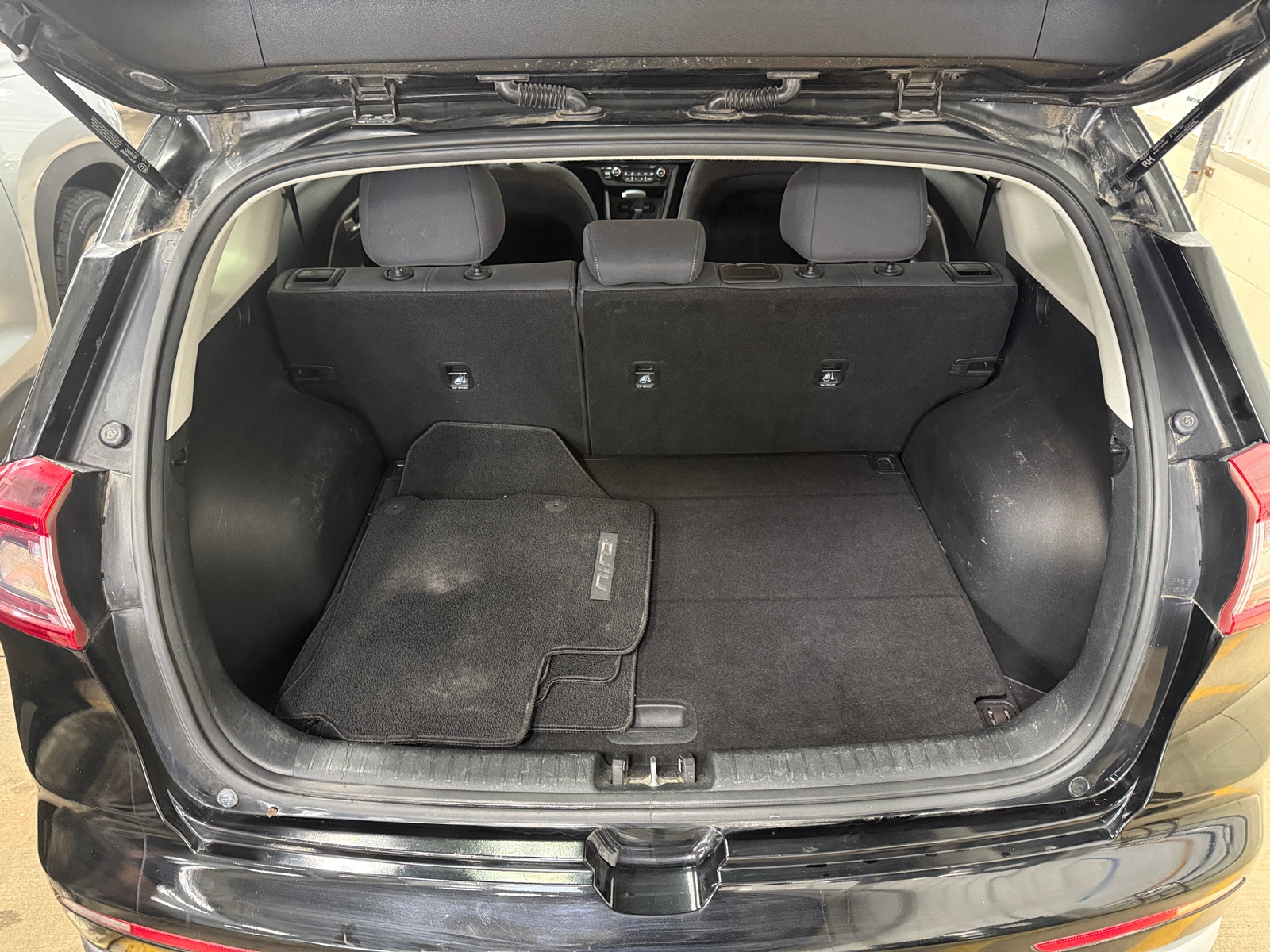 Thumbnail: 2018 Kia Niro - 7