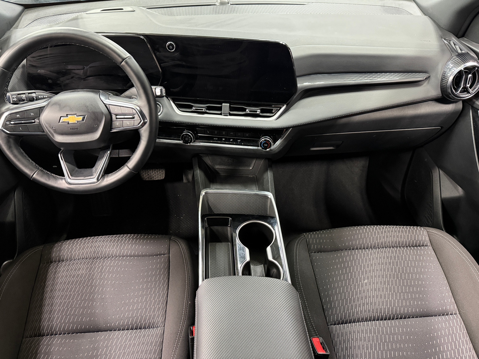 Thumbnail: 2025 Chevrolet Equinox - 3