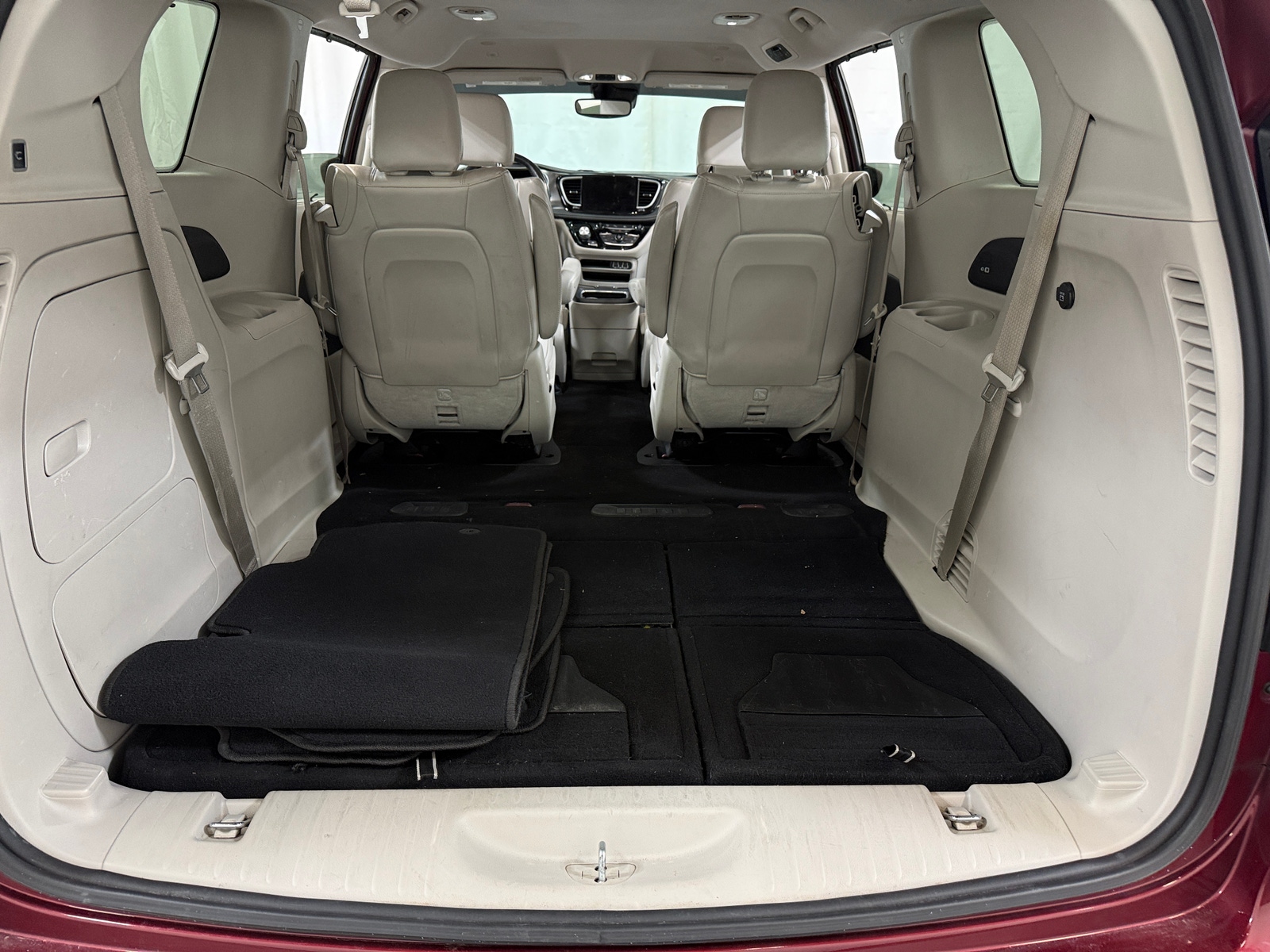 Thumbnail: 2021 Chrysler Pacifica - 6