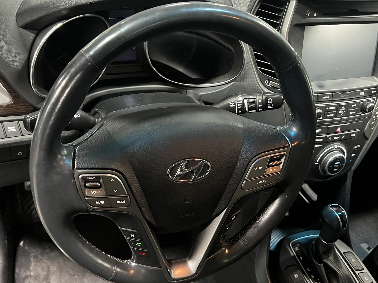 Thumbnail: 2017 Hyundai Santa Fe - 4