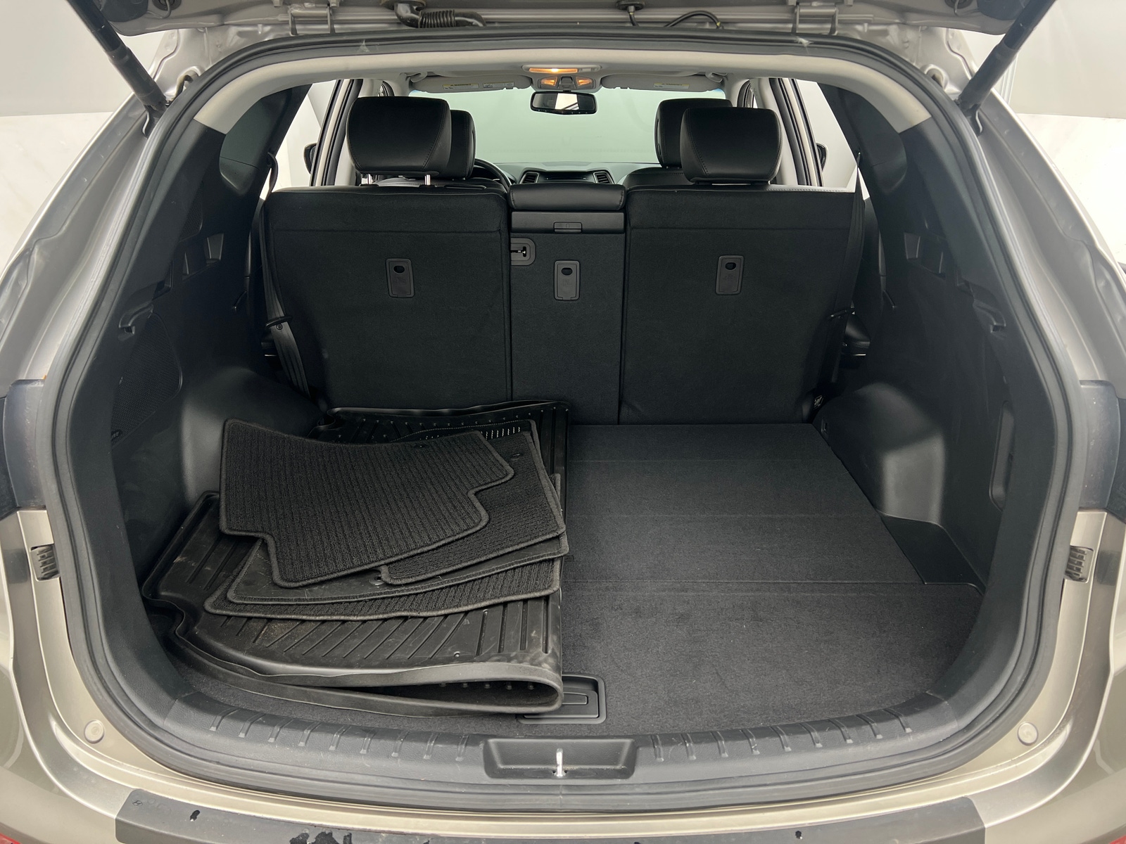 Thumbnail: 2017 Hyundai Santa Fe - 6