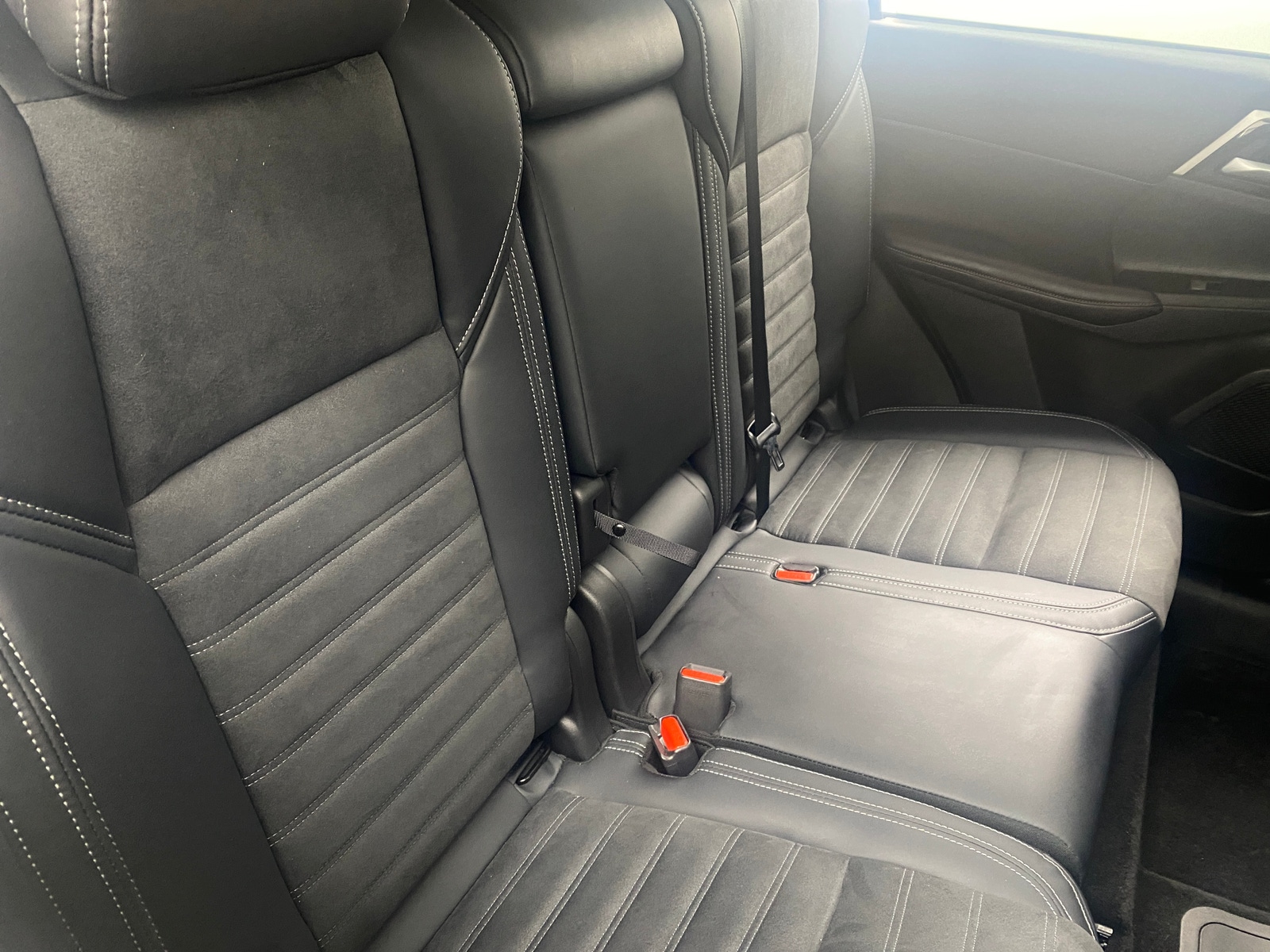 Thumbnail: 2024 Mitsubishi Outlander - 5