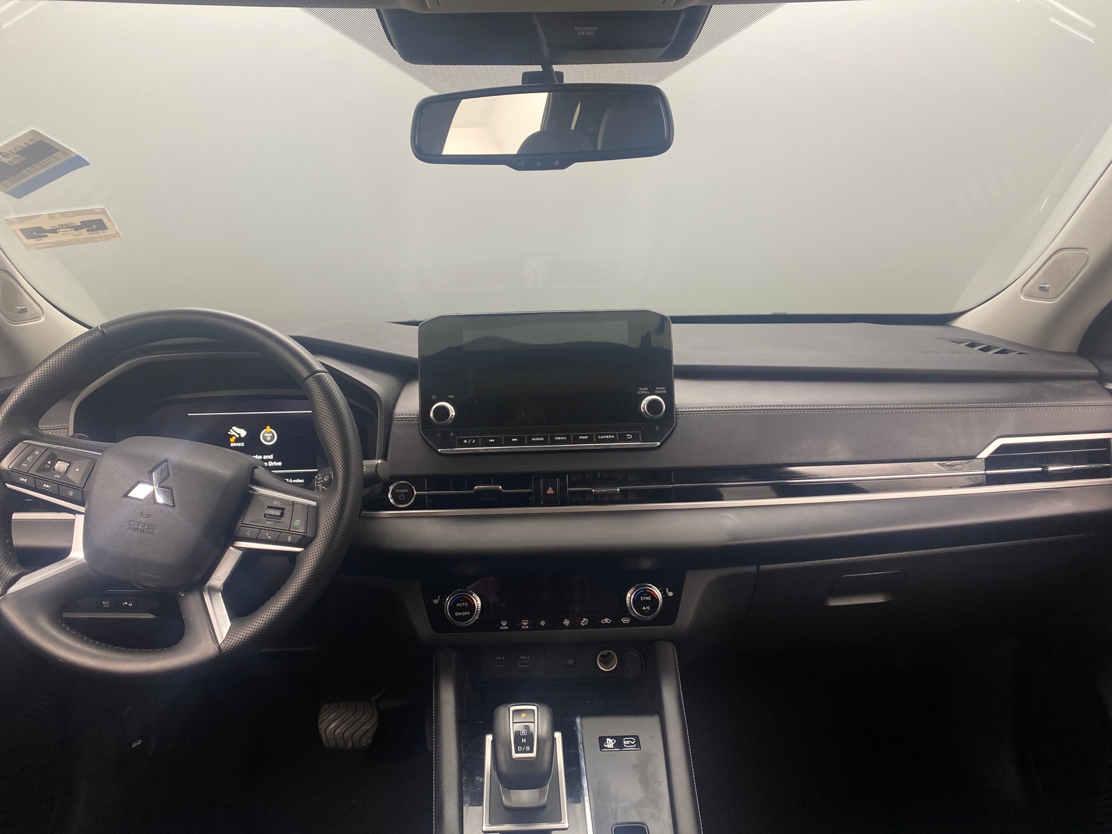 Thumbnail: 2024 Mitsubishi Outlander - 2