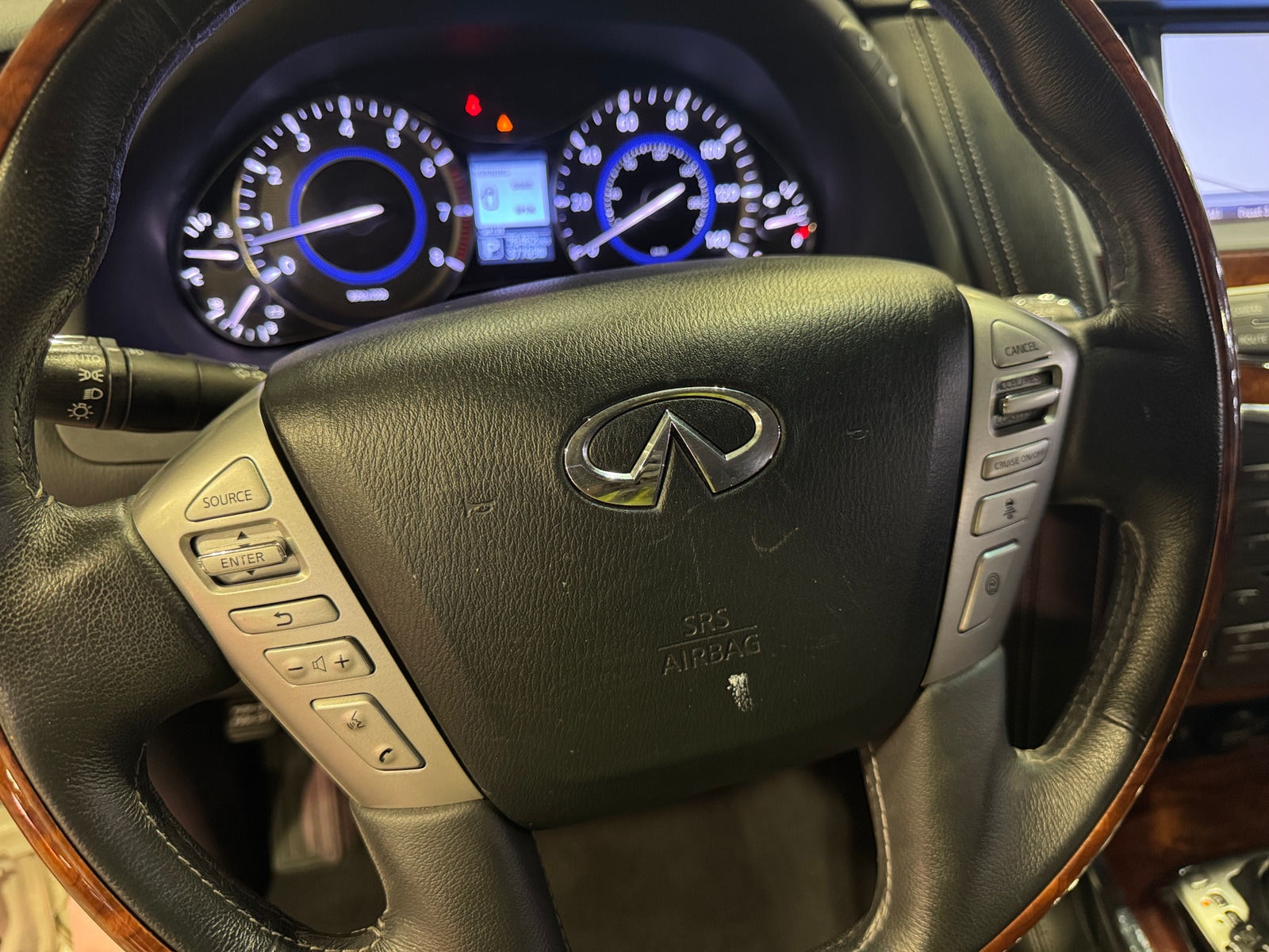 Thumbnail: 2017 INFINITI QX80 - 4