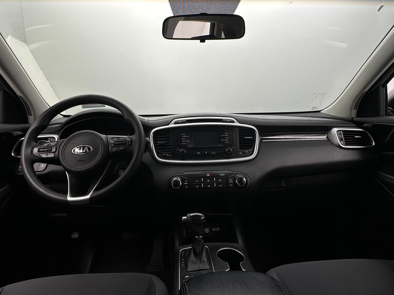 Thumbnail: 2017 Kia Sorento - 3