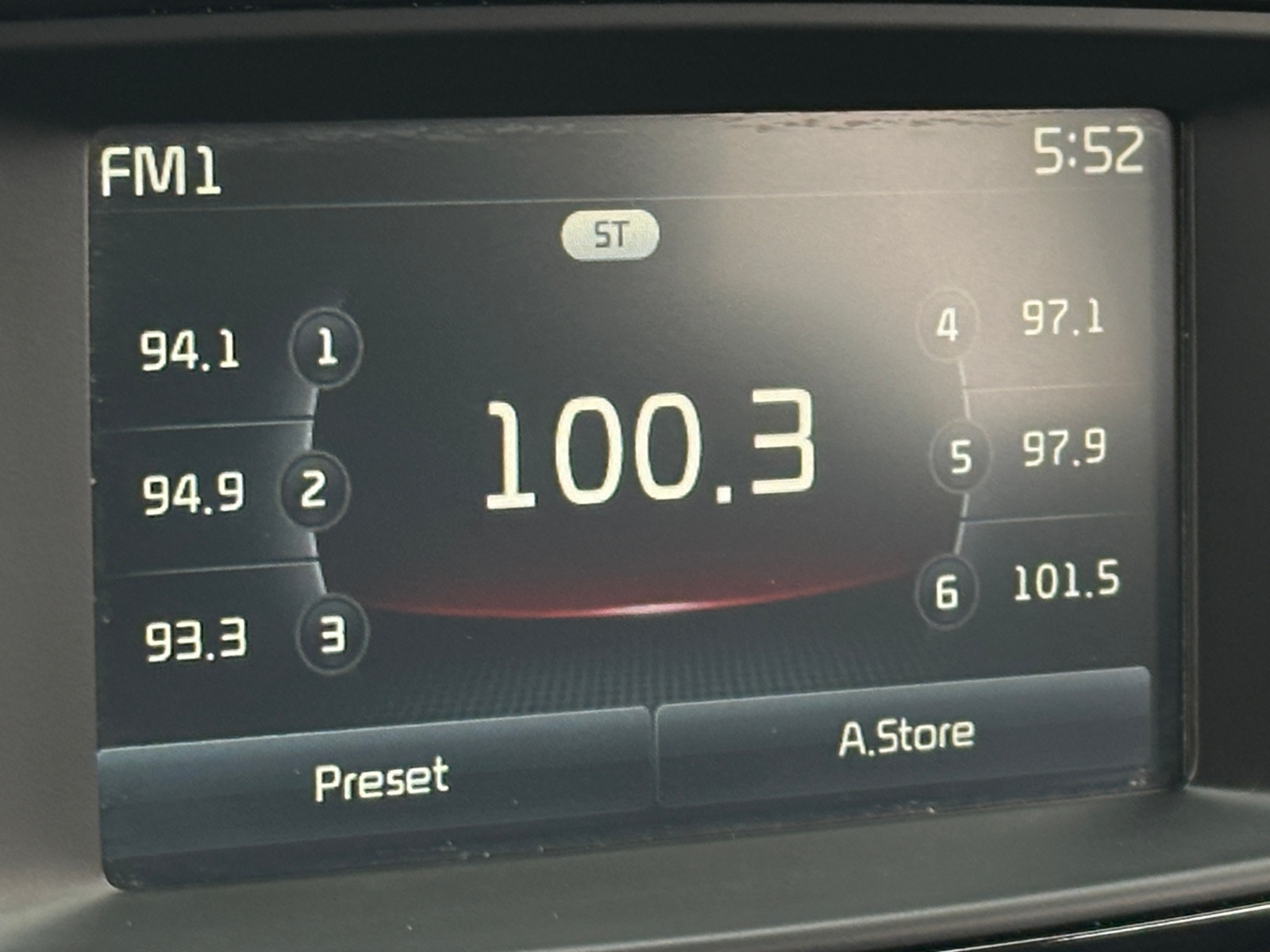 Thumbnail: 2017 Kia Sorento - 4