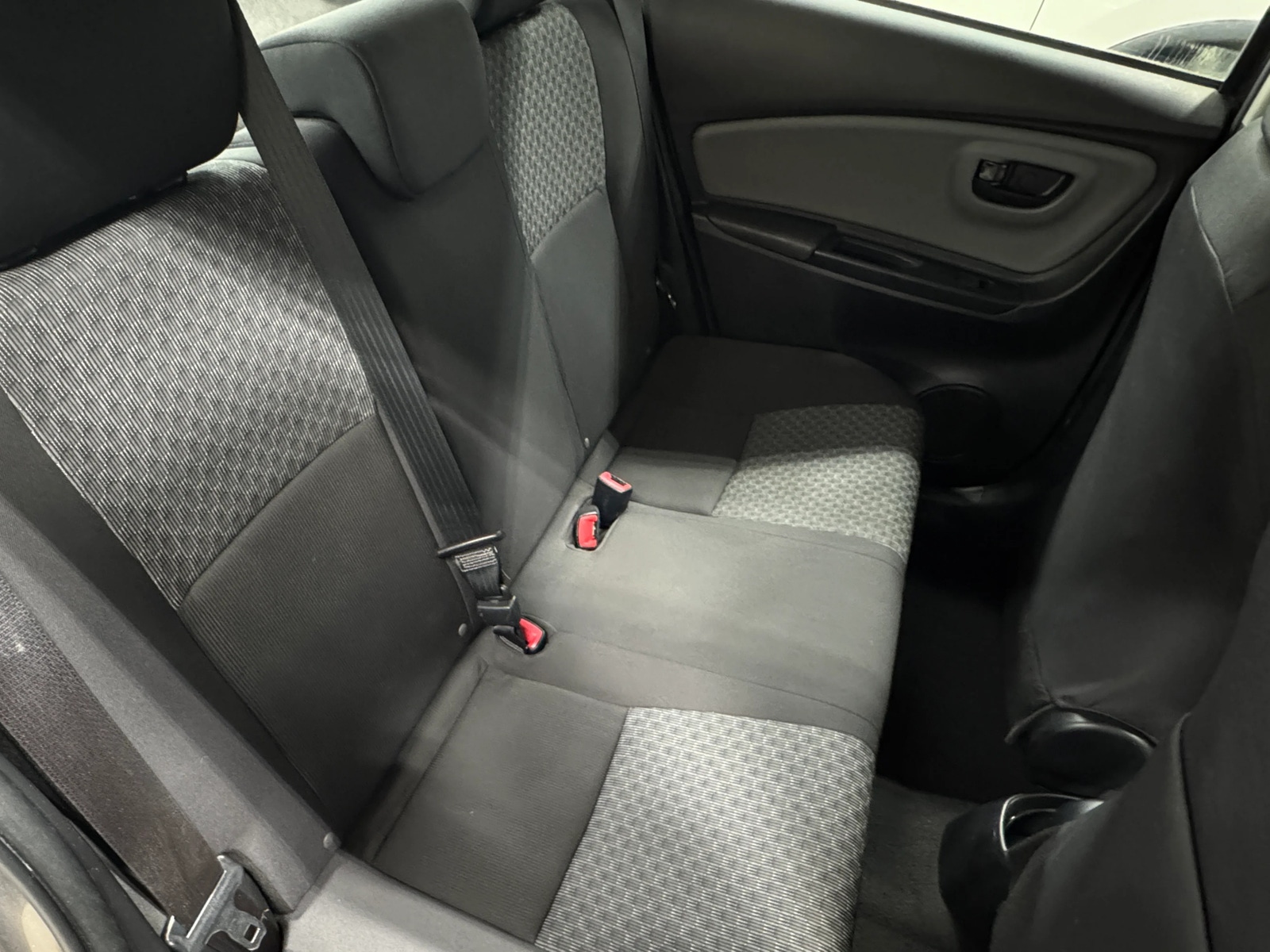 Thumbnail: 2017 Toyota Yaris - 6