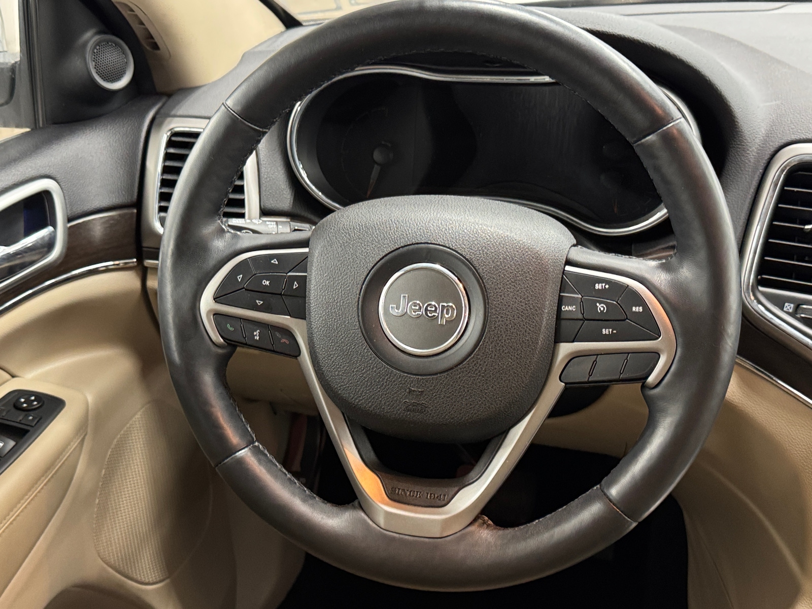 Thumbnail: 2018 Jeep Grand Cherokee - 4