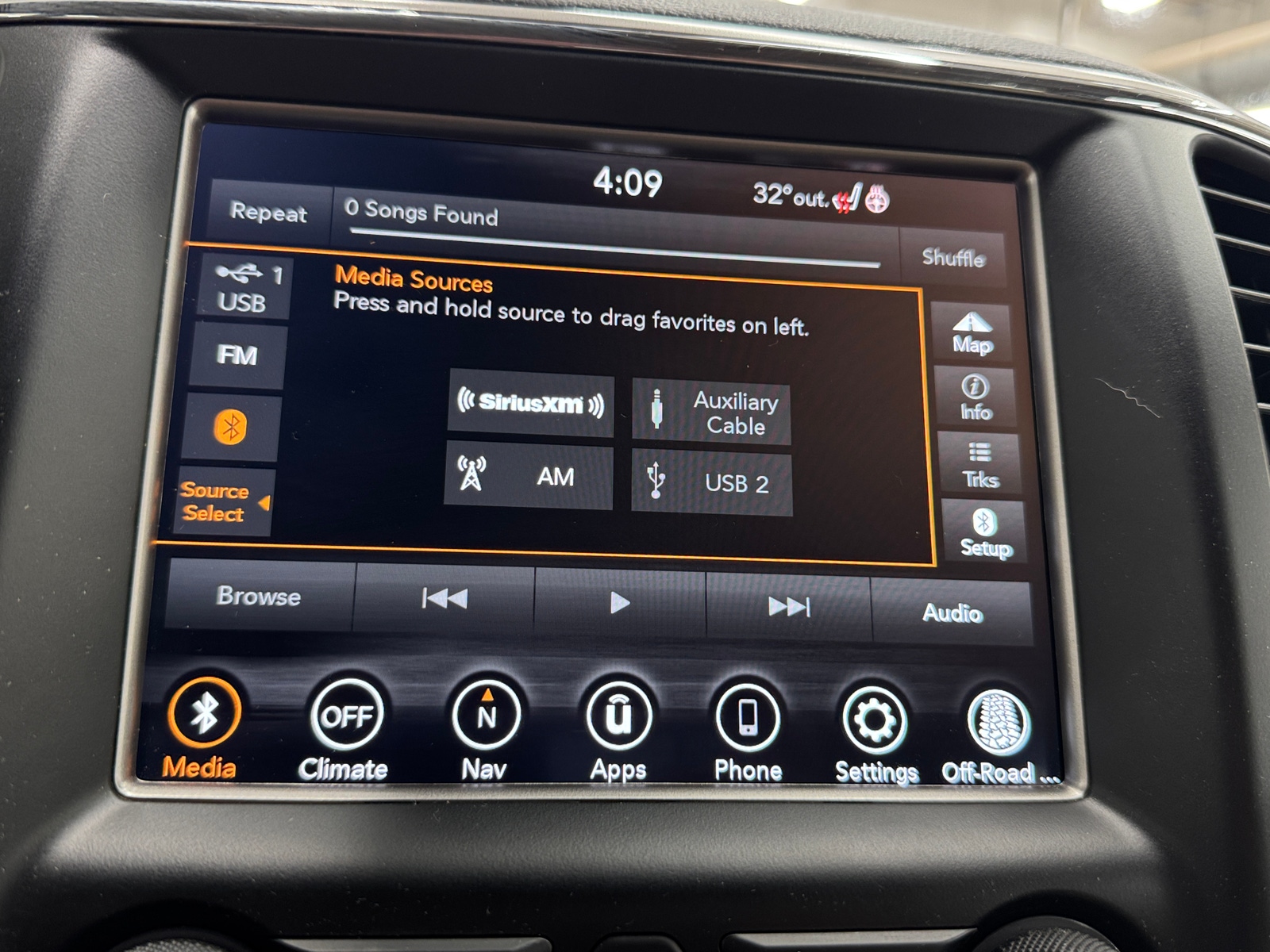 Thumbnail: 2018 Jeep Grand Cherokee - 3