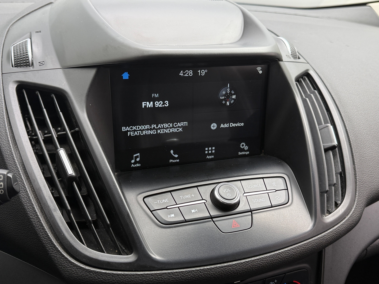 Thumbnail: 2019 Ford Escape - 3