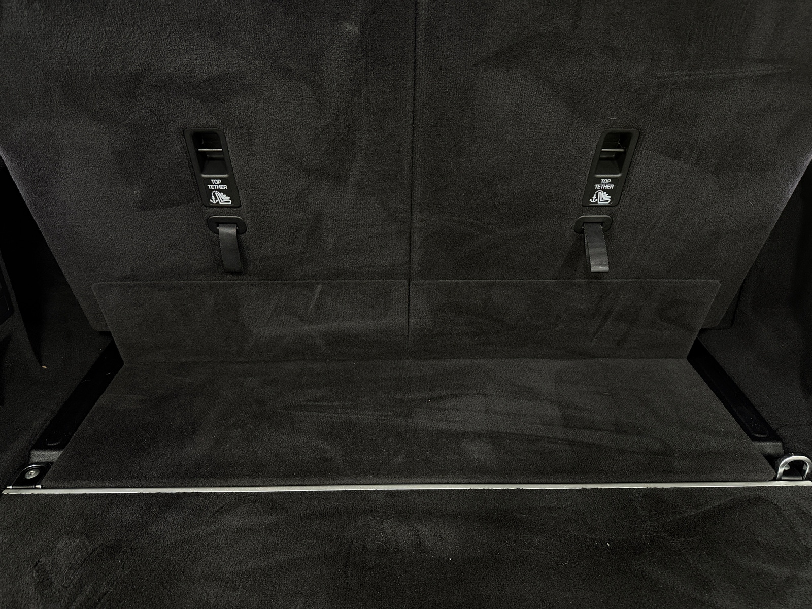 Thumbnail: 2018 Land Rover Discovery - 6