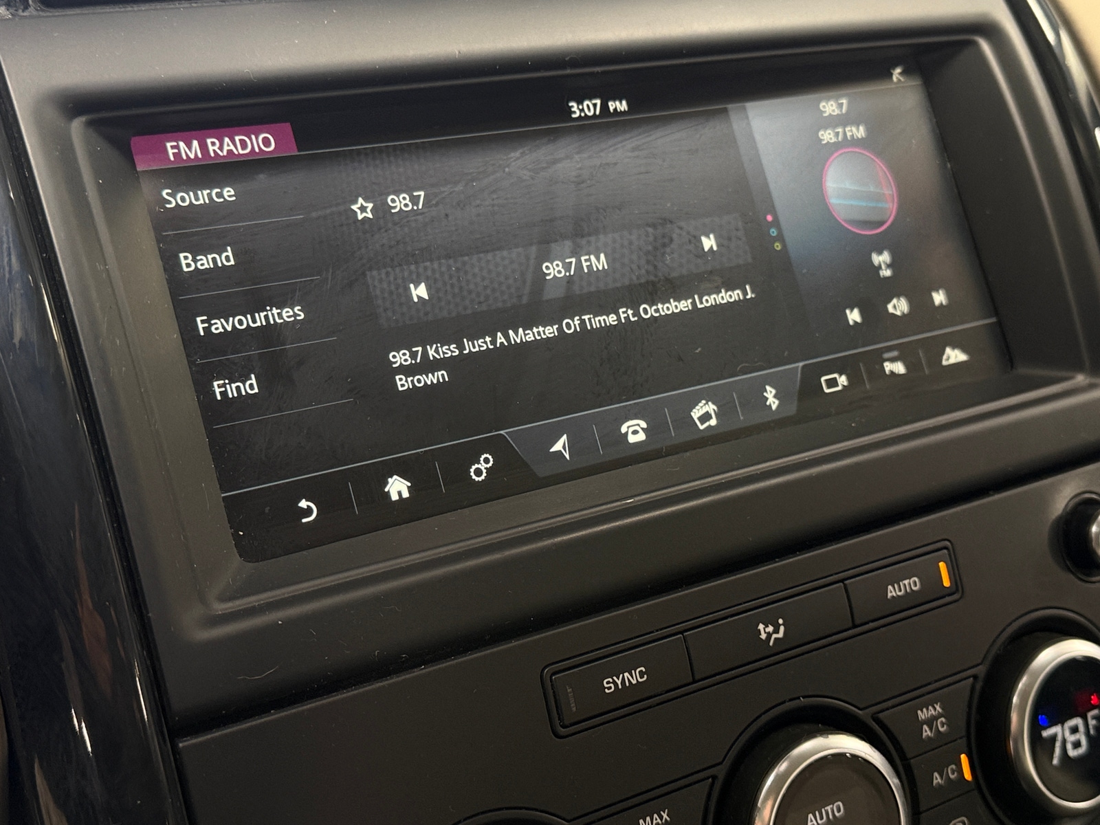 Thumbnail: 2018 Land Rover Discovery - 3