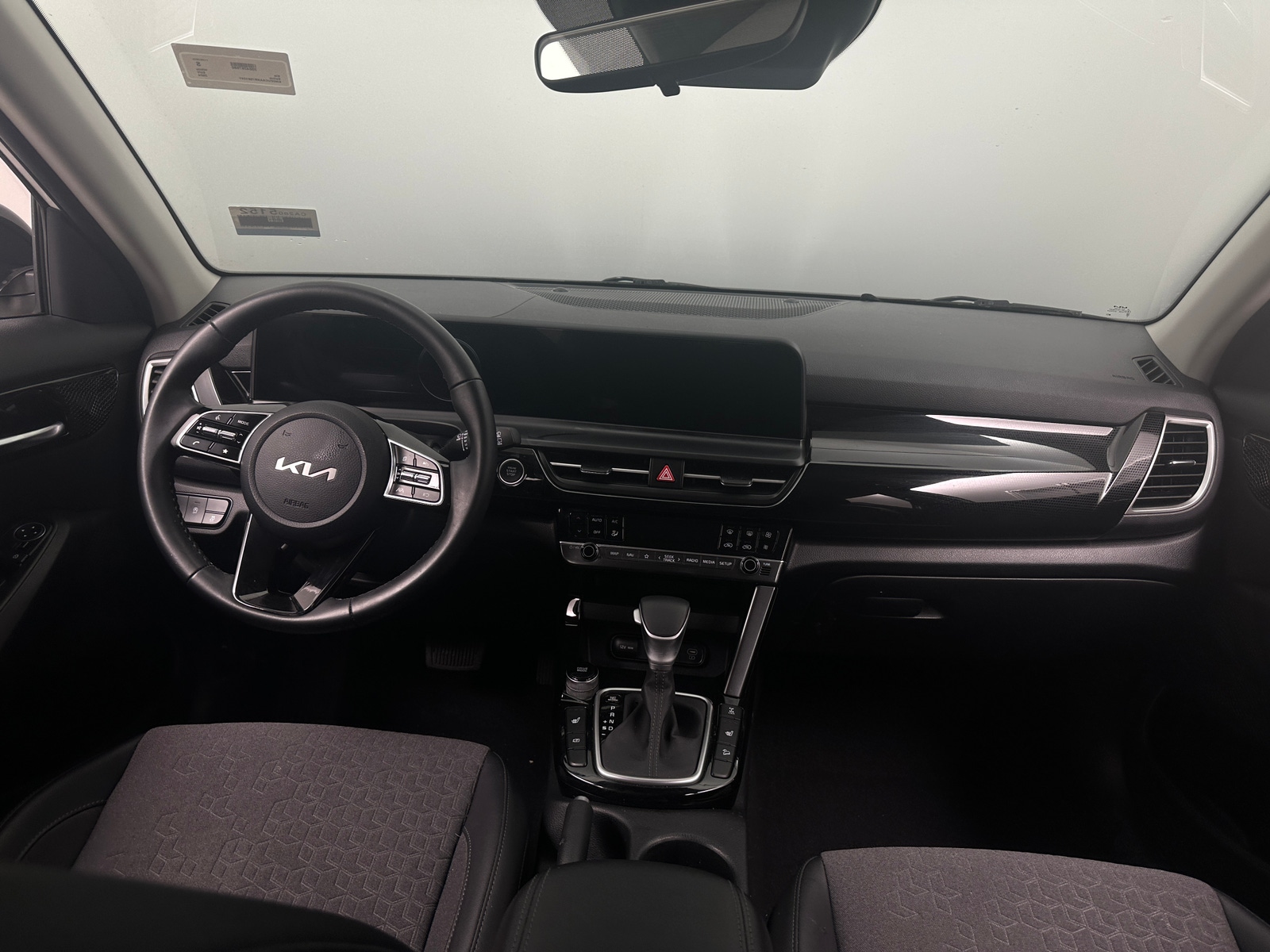 Thumbnail: 2024 Kia Seltos - 2