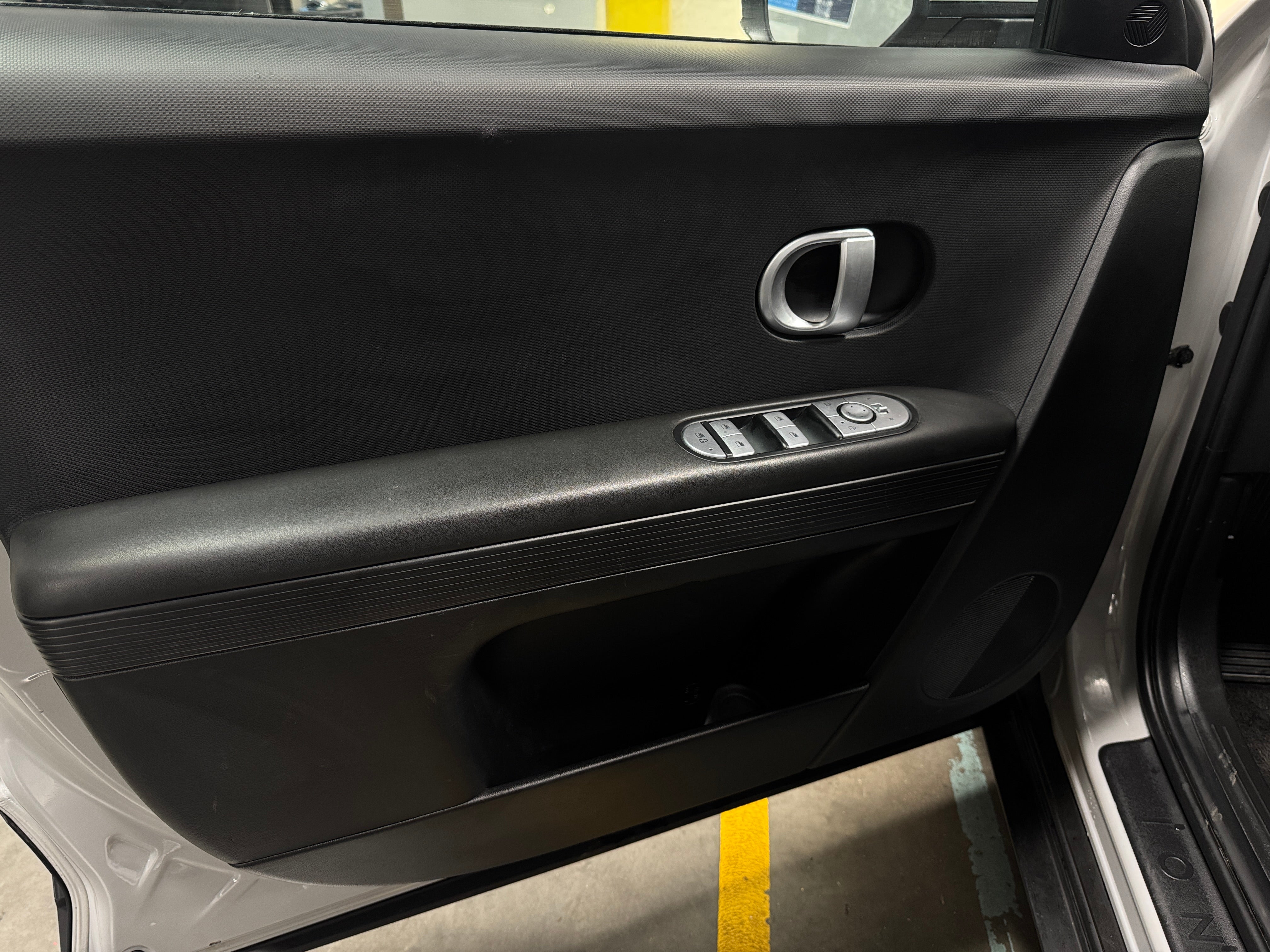 Used 2024 Hyundai IONIQ 5 SEL with VIN KM8KNDDFXRU271147 for sale in Oak Creek, WI