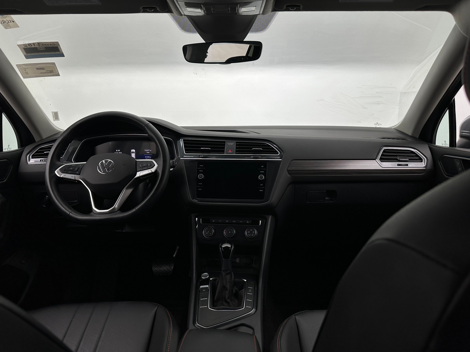 Thumbnail: 2024 Volkswagen Tiguan - 2