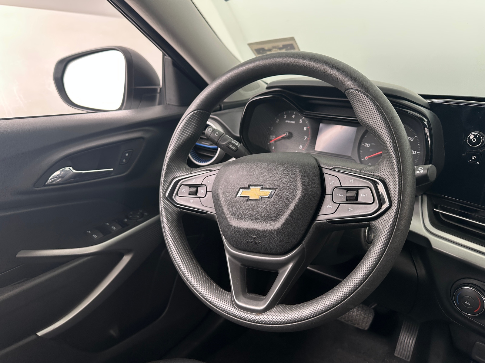 Thumbnail: 2025 Chevrolet Trax - 5