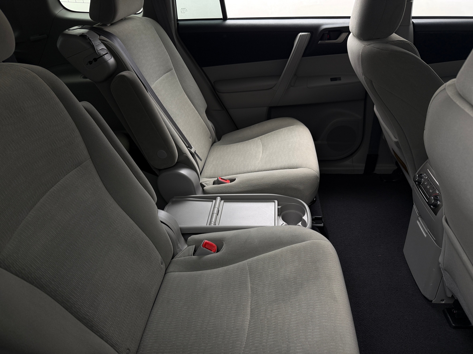 Thumbnail: 2013 Toyota Highlander - 6