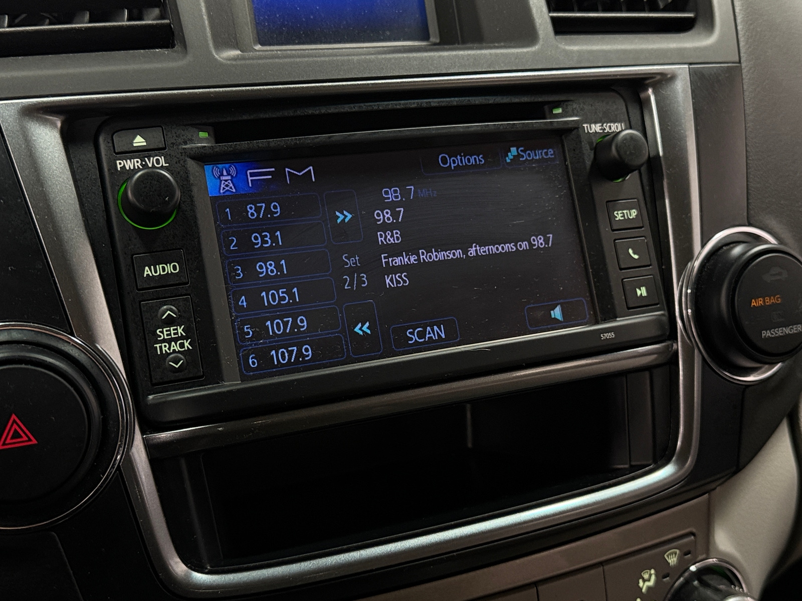 Thumbnail: 2013 Toyota Highlander - 4