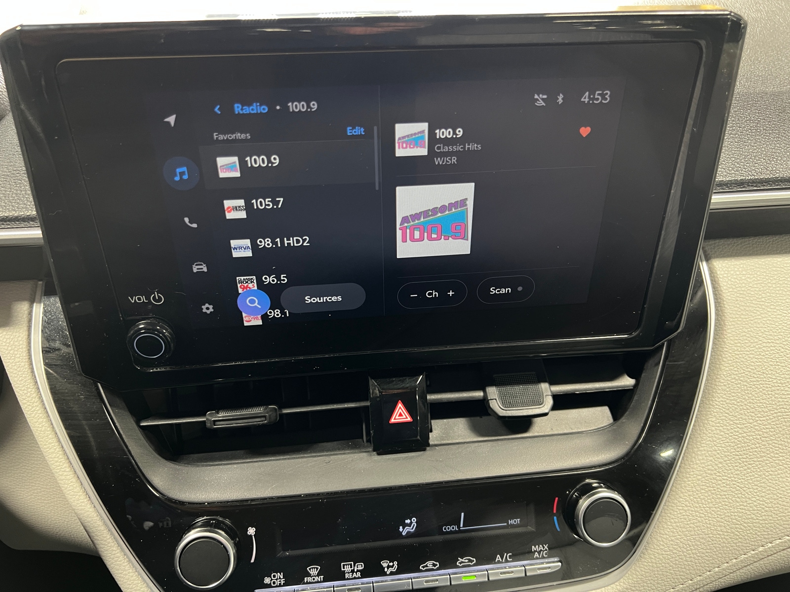 Thumbnail: 2024 Toyota Corolla Cross - 4