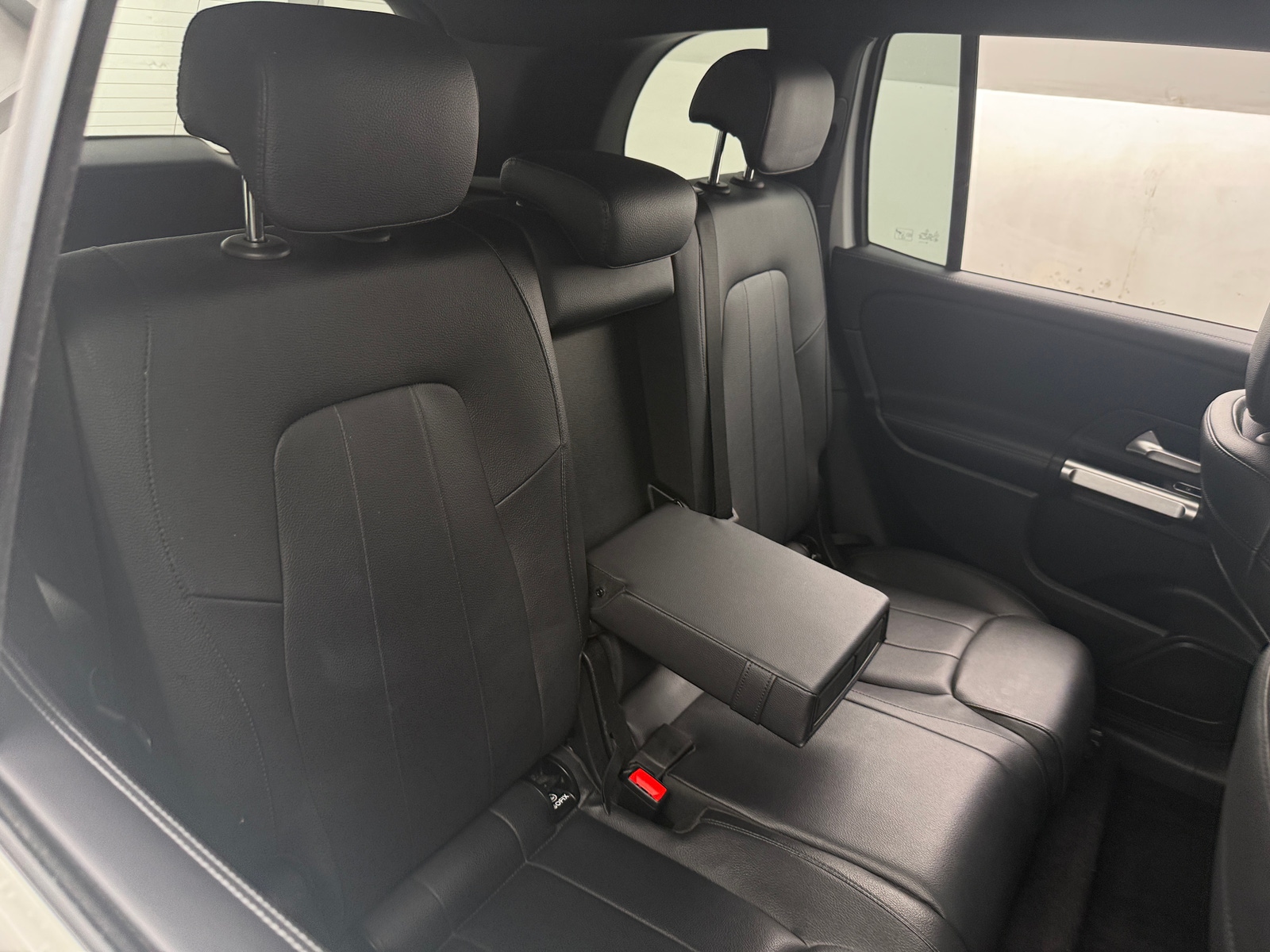 Thumbnail: 2020 Mercedes-Benz GLB - 5