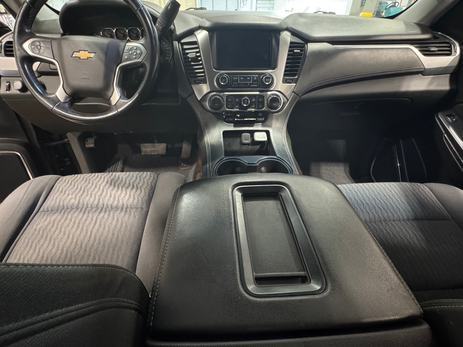 Thumbnail: 2019 Chevrolet Tahoe - 3