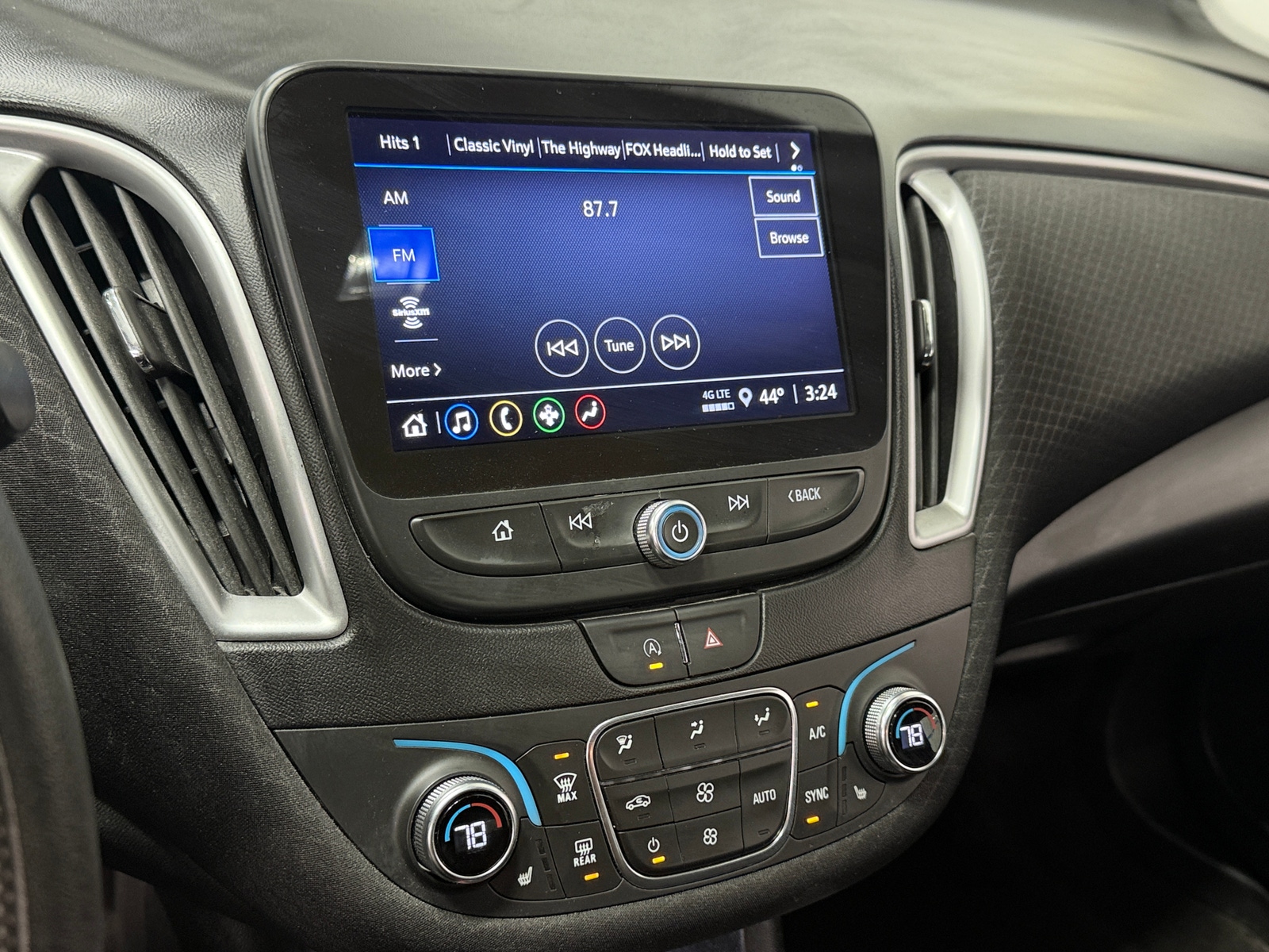 Thumbnail: 2025 Chevrolet Malibu - 4